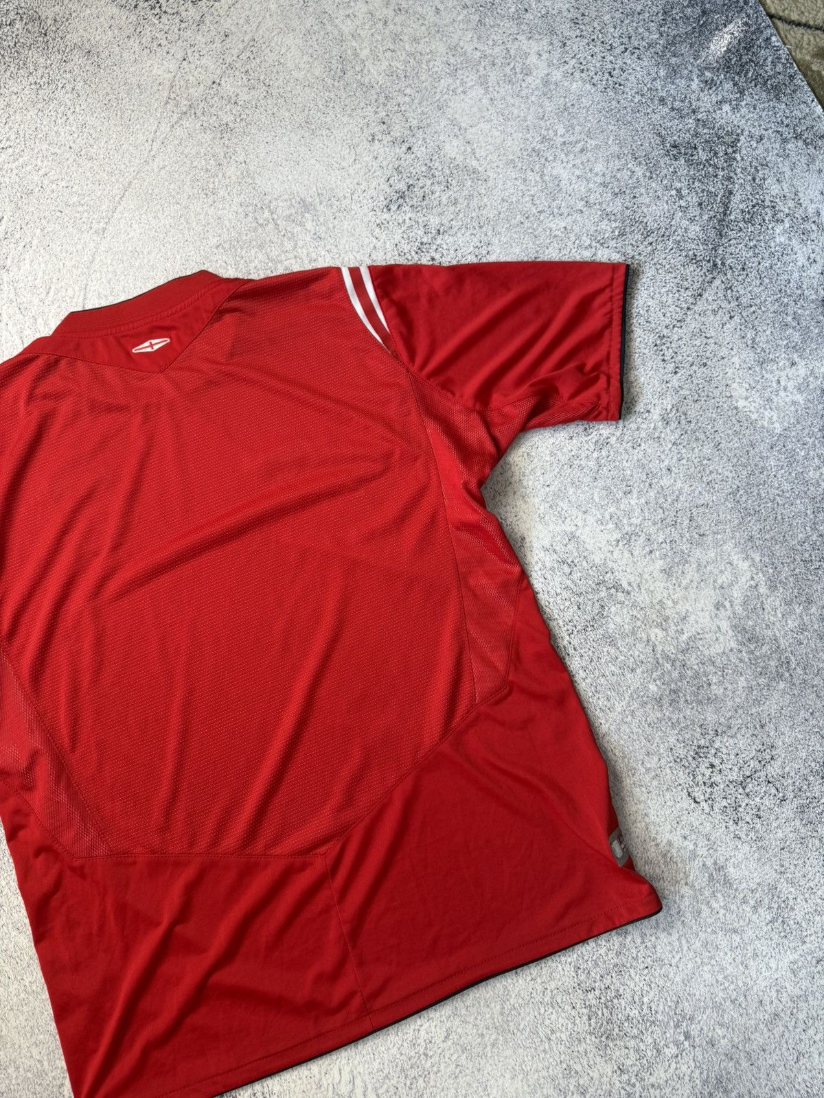 Umbro England football shirt 2004 Jersey Umbro Soccer Vintage Size US L / EU 52-54 / 3 - 22 Thumbnail