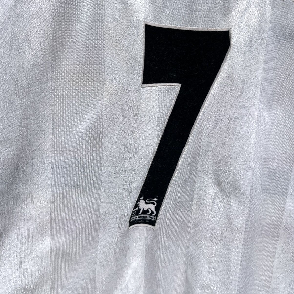 Umbro Manchester United 1997 1999 football shirt soccer jersey Size US XXS / EU 40 - 13 Thumbnail