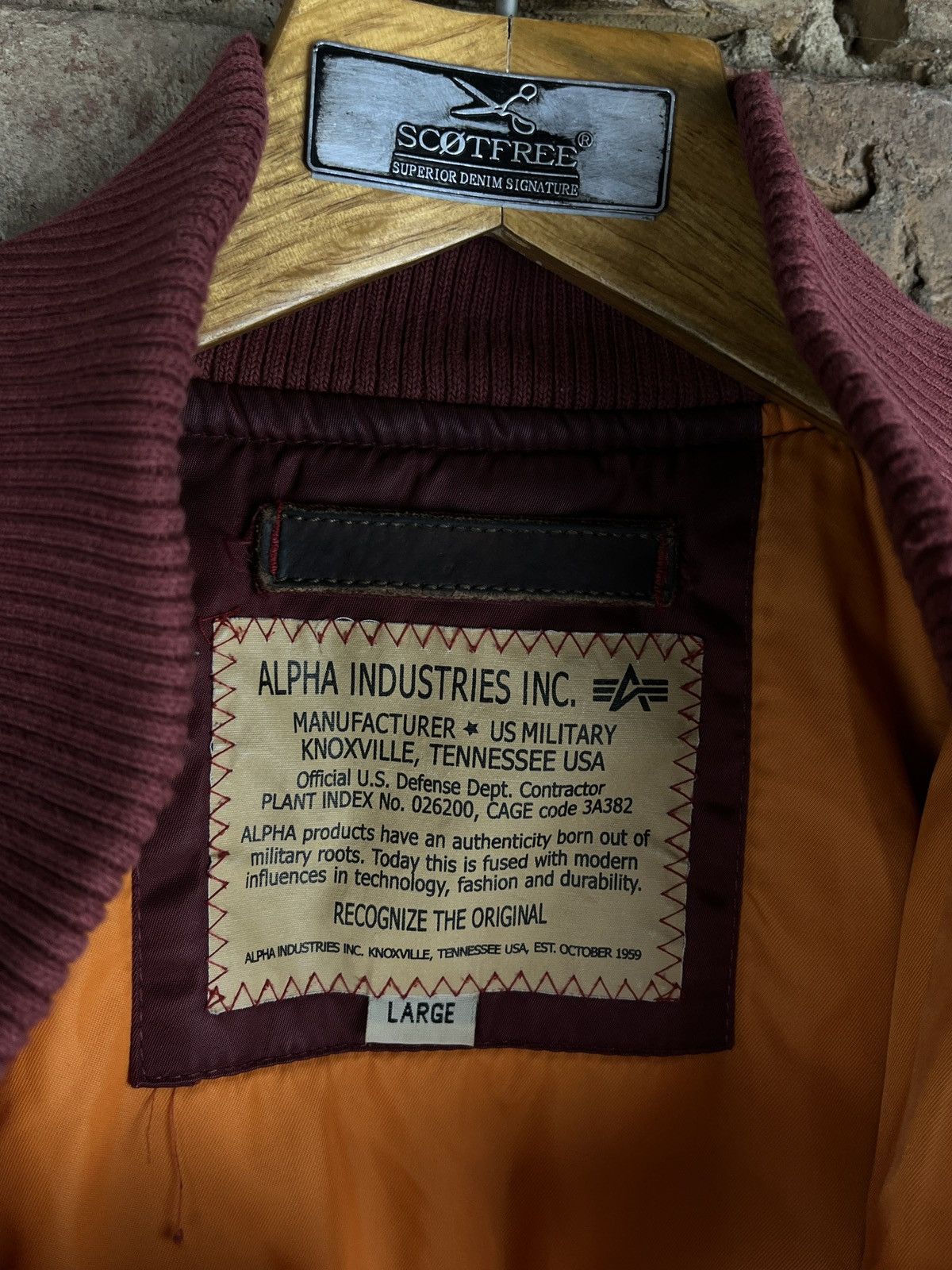 Alpha Industries Burgundy Alpha Industries Bomber Jacket 90s Vintage Size US L / EU 52-54 / 3 - 7 Thumbnail