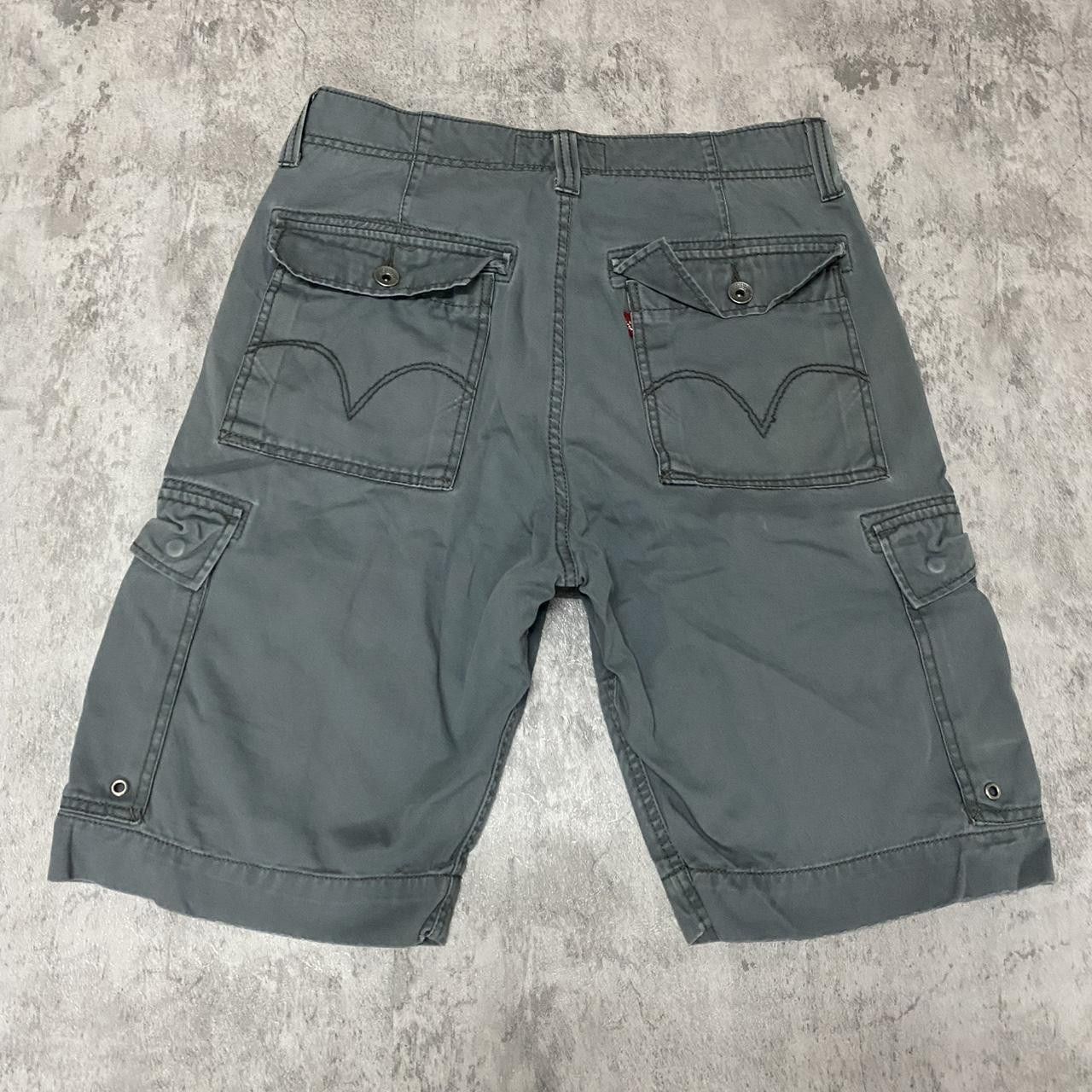 Levi's Grey Levi's cargo shorts y2k Baggy Size US 32 / EU 48 - 2 Thumbnail