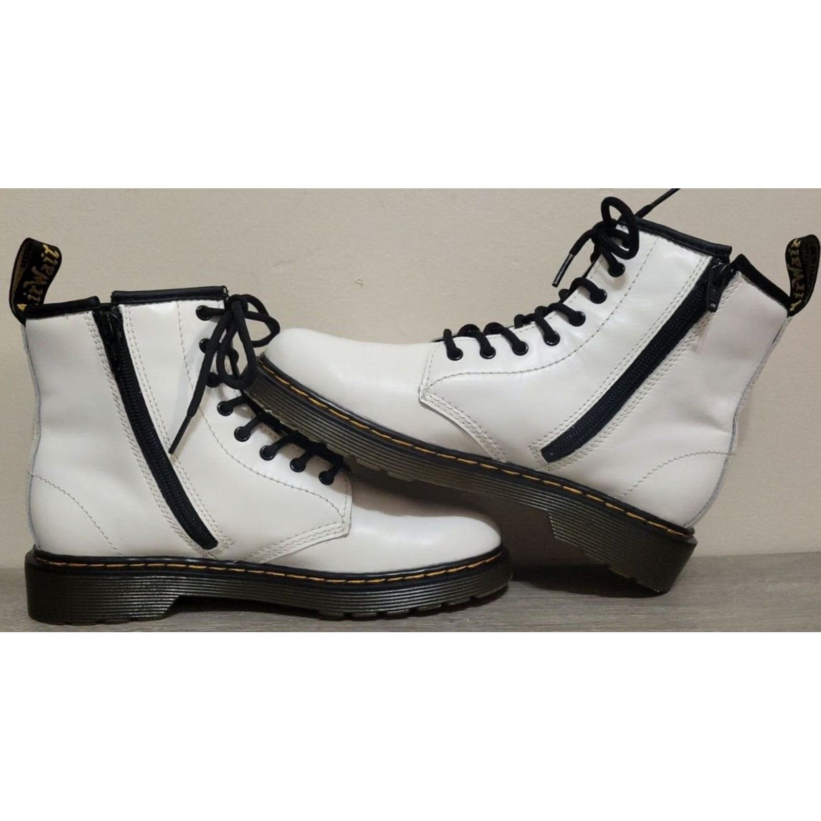 Dr. Martens Dr. Martens 1460 J Boots Women's Sz 5 White Leather Round Toe Lace Up/Zip Ankle Size US 5 / IT 35 - 5 Thumbnail