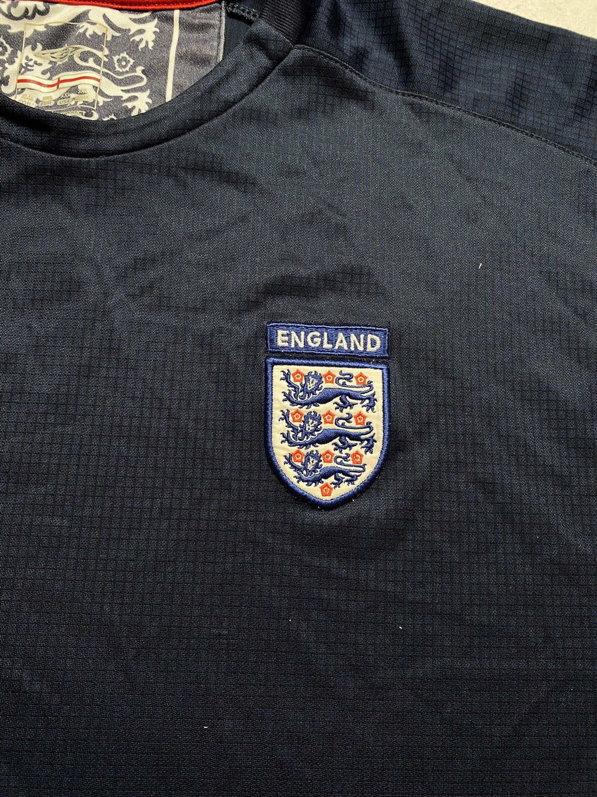 Umbro 2005-06 England Umbro Training Shirt Mens size XXL Size US XXL / EU 58 / 5 - 3 Thumbnail