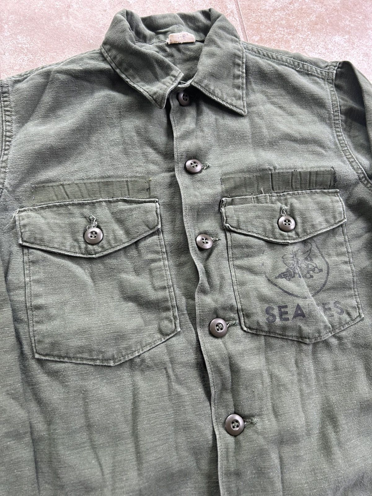 Vintage Vintage 1970s Vietnam Seabees Fatigue Print Shirt Size US S / EU 44-46 / 1 - 2 Thumbnail