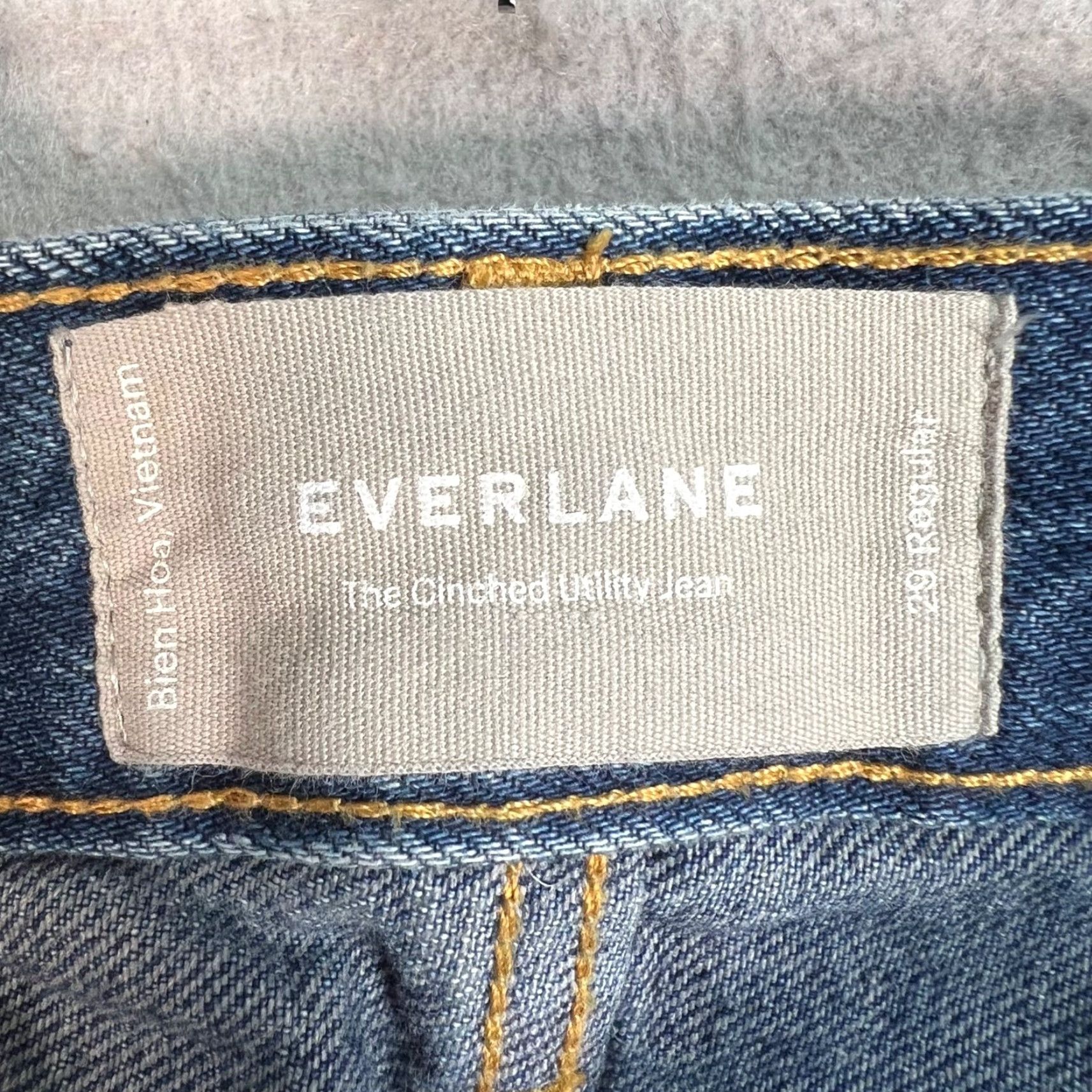 Everlane Everlane The Cinched Utility Jean High-Waist Tapered Fit Blue Denim Size 29 Womens Jeans 5-Pocket 30 Inseam 90s Theme Vintage No Size 30" / US 8 / IT 44 - 3 Thumbnail