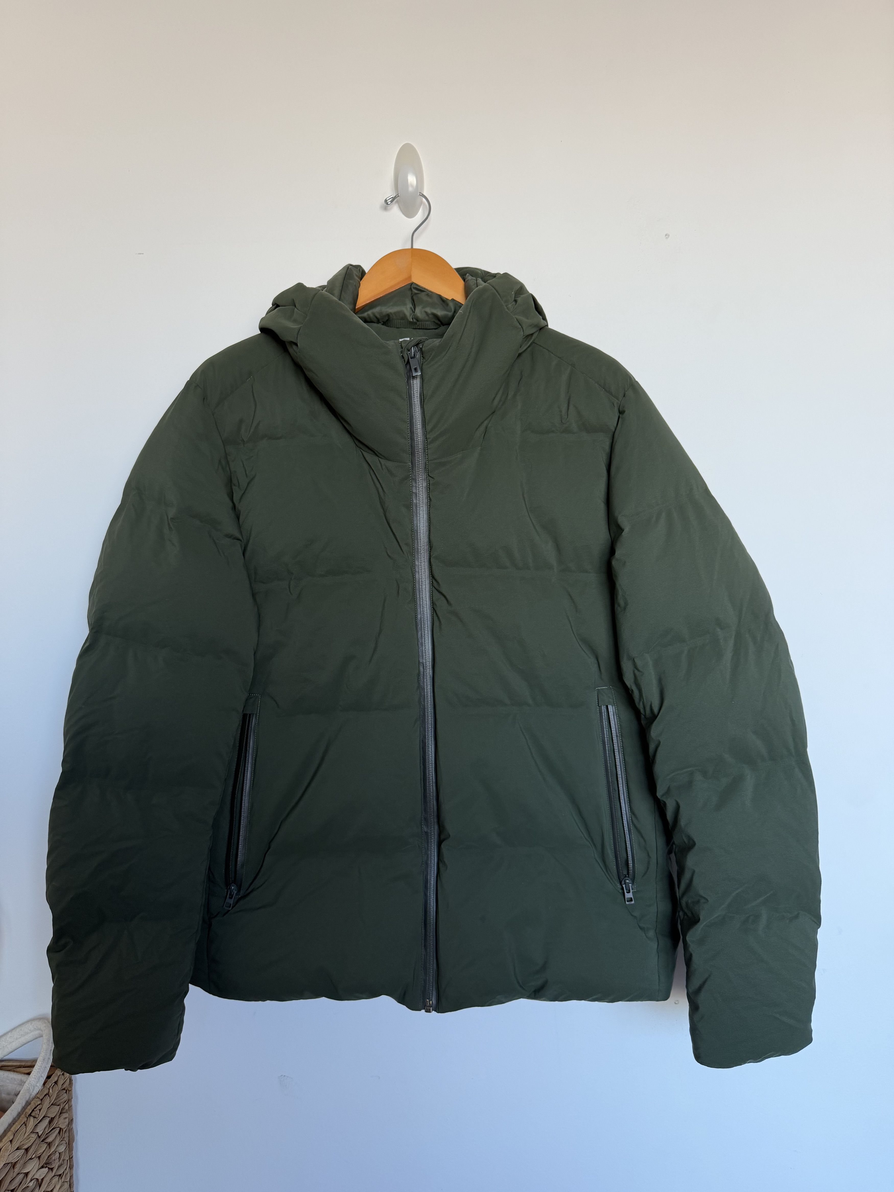 Uniqlo Uniqlo Seamless Down Parka 3D Cut Olive Green Puffer L Size US L / EU 52-54 / 3 - 2 Thumbnail