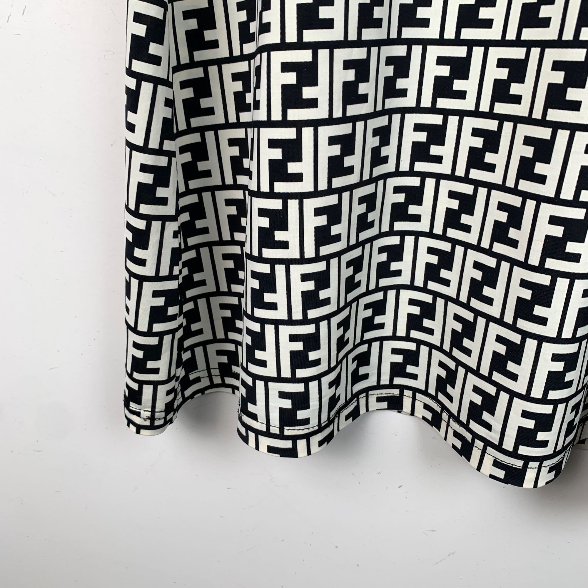 Fendi Fendi Black & White Logo Print Cotton Crewneck Dress (Size 3 Size XS / US 0-2 / IT 36-38 - 5 Thumbnail