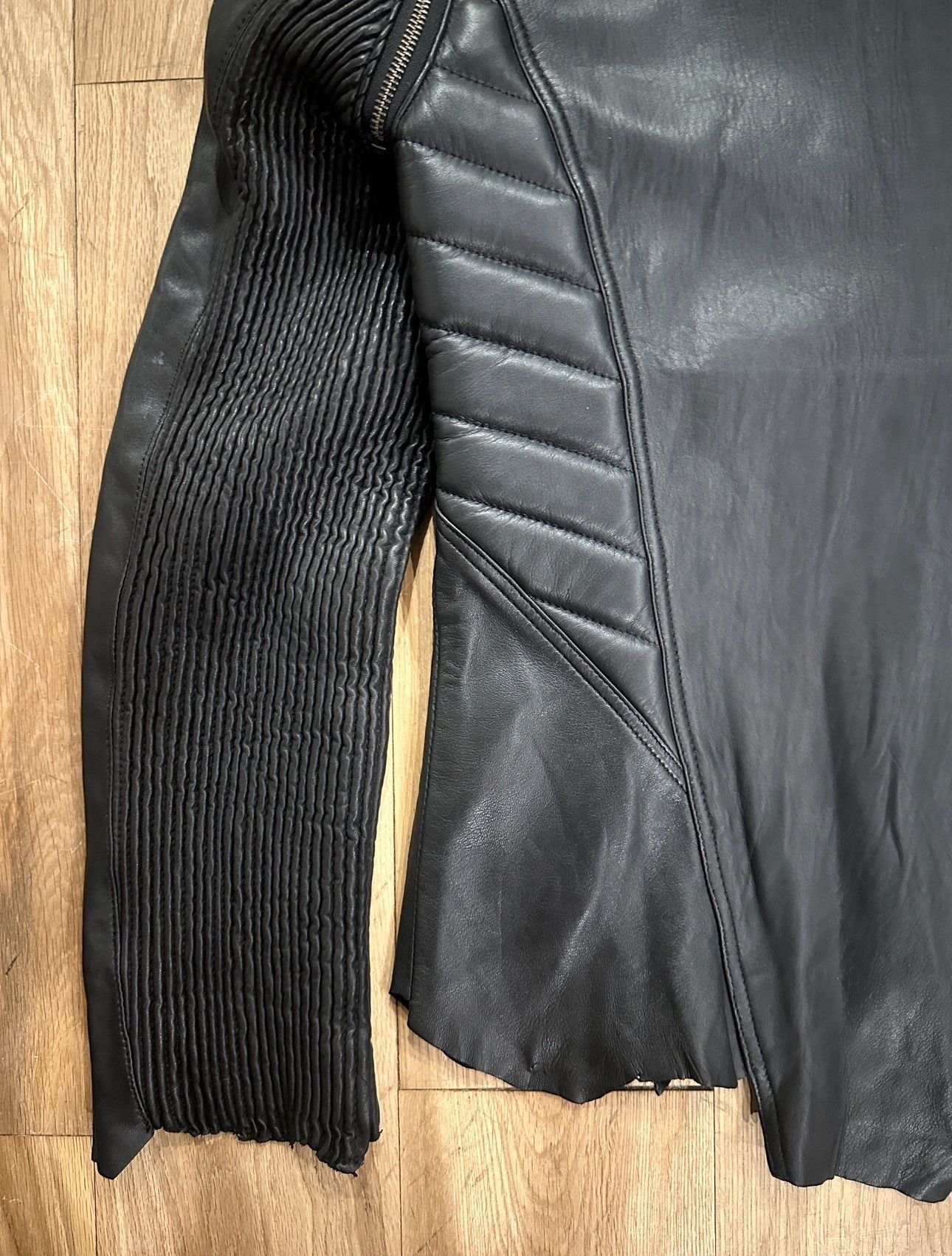 Yasuyuki Ishii Yasuyuki Ishii FW24 Leather Racing Jacket Size US L / EU 52-54 / 3 - 7 Thumbnail