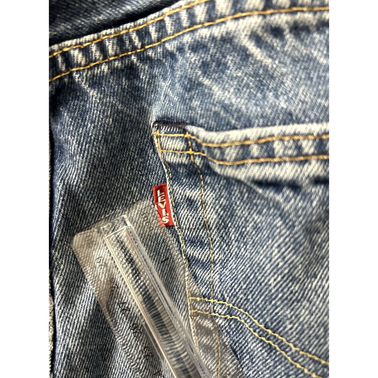 Levi's Levi's 501 Jeans Mens 34x35 Medium Wash Blue Original Fit Denim Button Fly Straight 90s Vintage Pockets Mens Size US 34 / EU 50 - 5 Thumbnail
