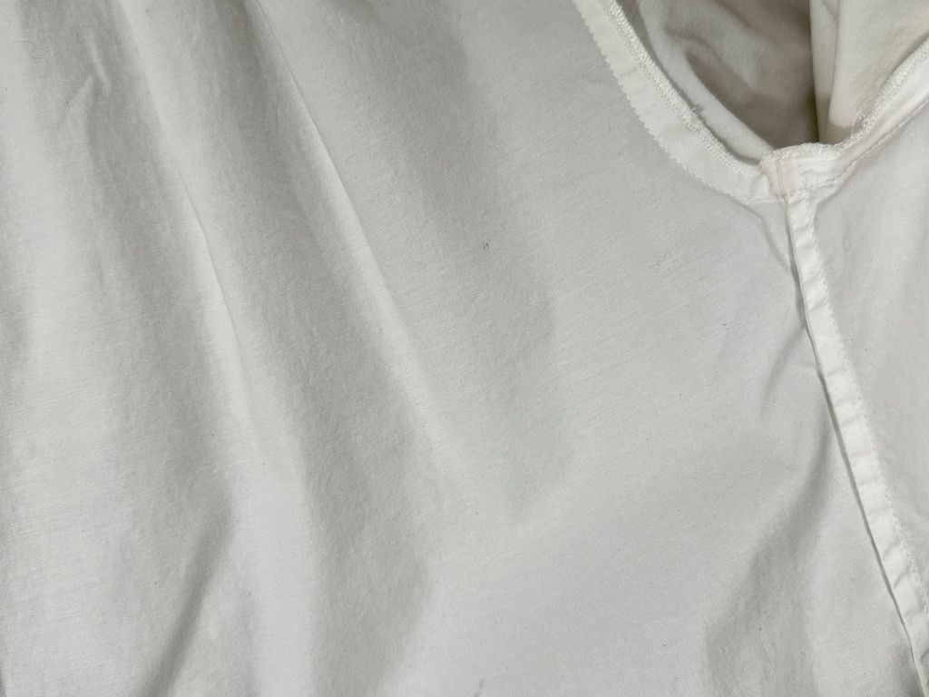 Burberry Burberry White Shirt Scalloped Shirt, size 2 Size XS / US 0-2 / IT 36-38 - 8 Thumbnail