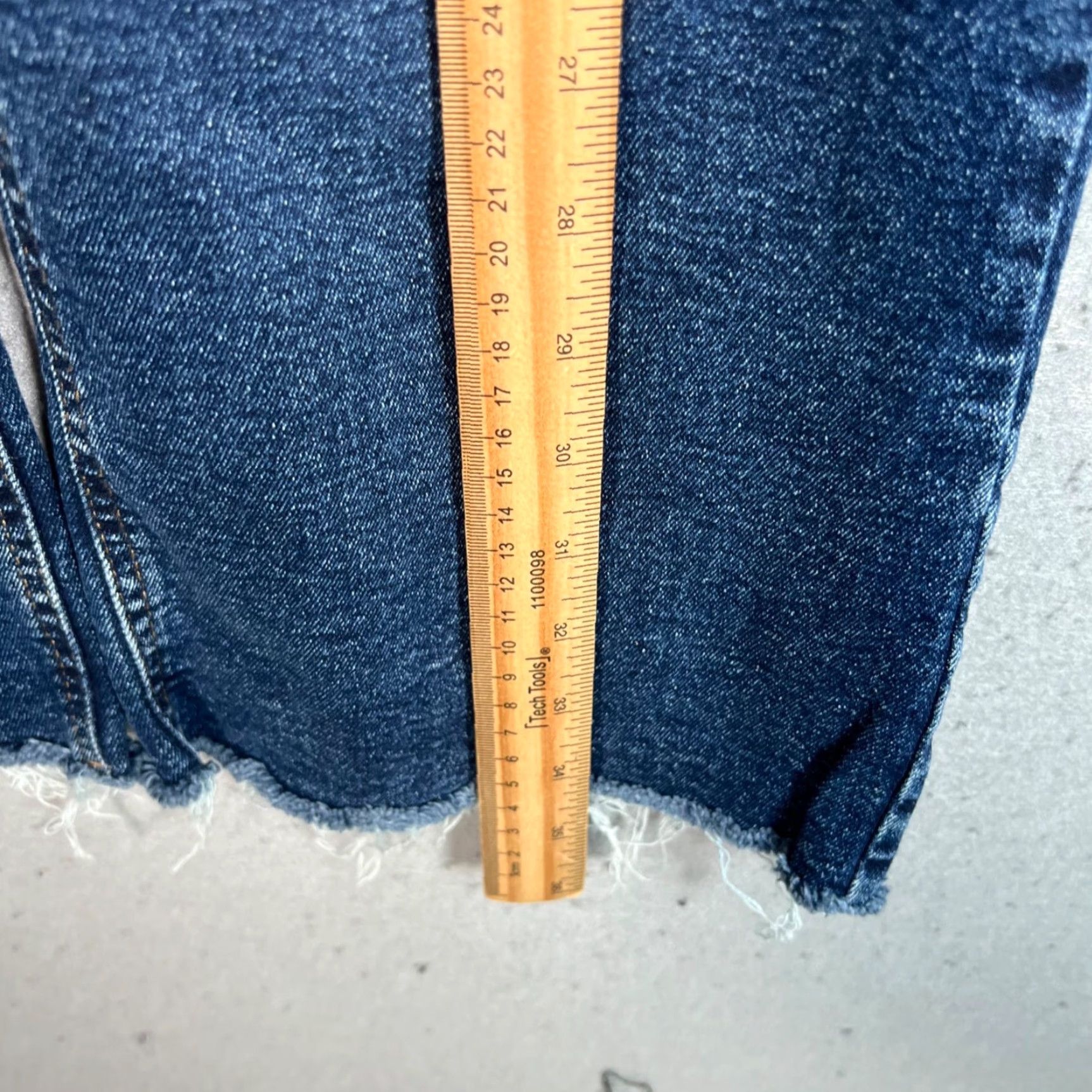 Mango Mango Jeans Womens Size 6 Blue Denim Flared Flare Leg 5-Pocket Inseam 25 in Mid Rise Cotton Blend Zip N/A 6 Mango Jeans Womens Blue Denim Flared 90s? Size 28" / US 6 / IT 42 - 7 Thumbnail