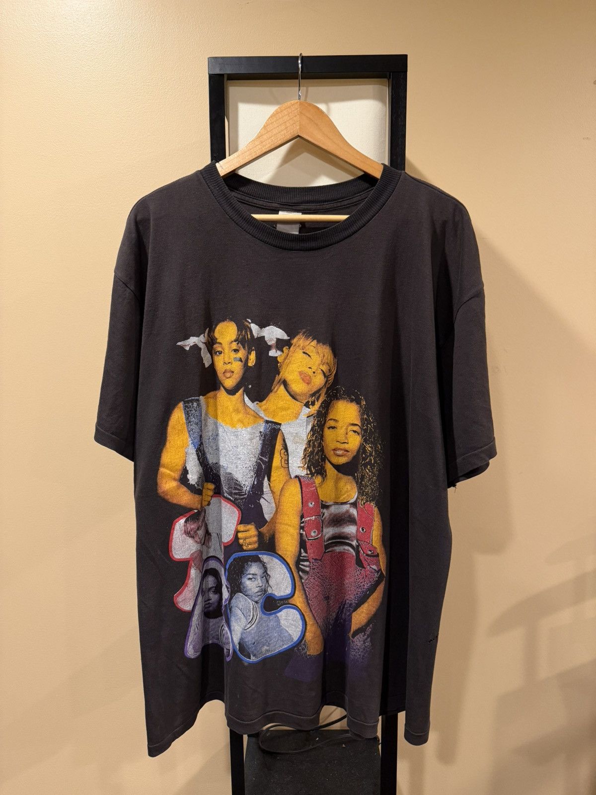Vintage Vintage TLC “Diggin’ On You” 90’s Single Stitch Rap Tee Size US XXL / EU 58 / 5 - 20 Thumbnail