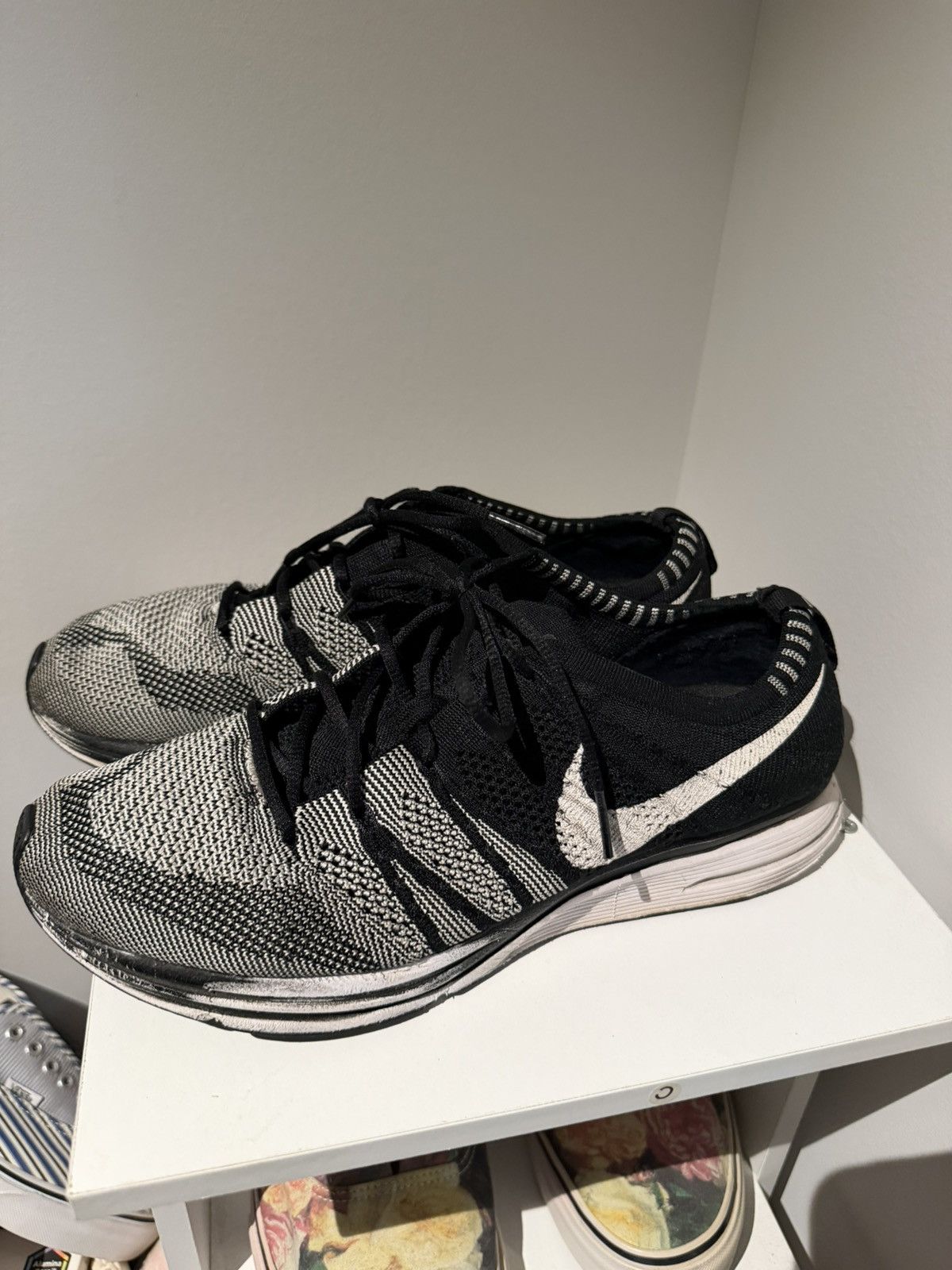 Nike Nike flyknit trainer oreo sz 9 Size US 9 / EU 42 - 2 Thumbnail