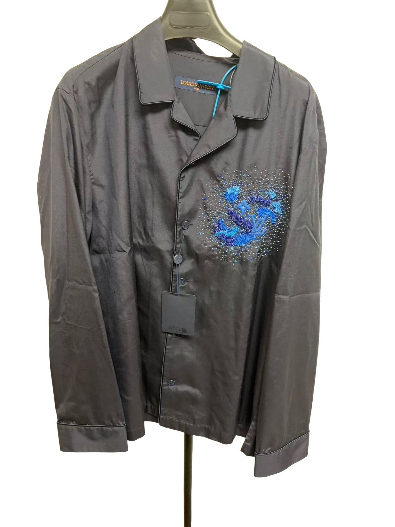 Louis Vuitton Louis Vuitton Embroidered Logo Lounge Shirt M Size US M / EU 48-50 / 2 - 1 Thumbnail