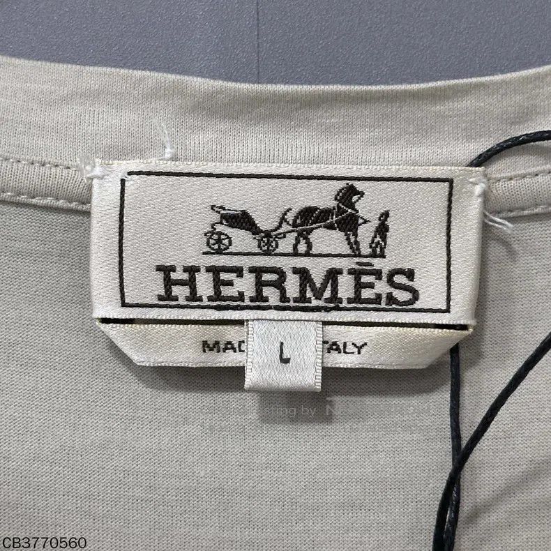 Hermes Hermes Horseshoe Buckle Embroidered Beige Short Sleeve Size L / US 10 / IT 46 - 4 Thumbnail