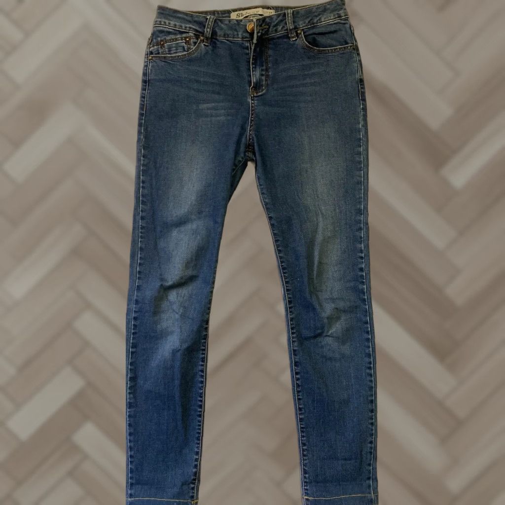 Vintage Skinny Jeans Women's Size 8 Denim Blue 27 Inseam 5-Pocket Zip Button Slim Mid Rise Stretch Cotton Blend Casual Modern 8 Regular Jeans Mens? Size 30" / US 8 / IT 44 - 1 Thumbnail
