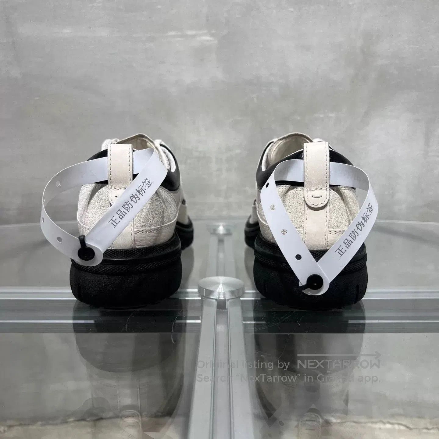 Chanel White Quilted Low-Top Sneakers. Size US 8.5 / EU 41-42 - 6 Thumbnail