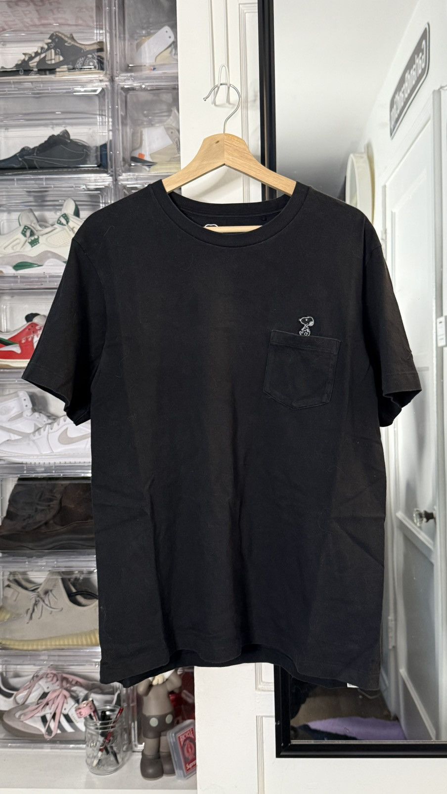 Kaws × Peanuts × Uniqlo KAWS x Peanuts Pocket Tee "Black" (L) *PREOWNED* Size US L / EU 52-54 / 3 - 1 Thumbnail