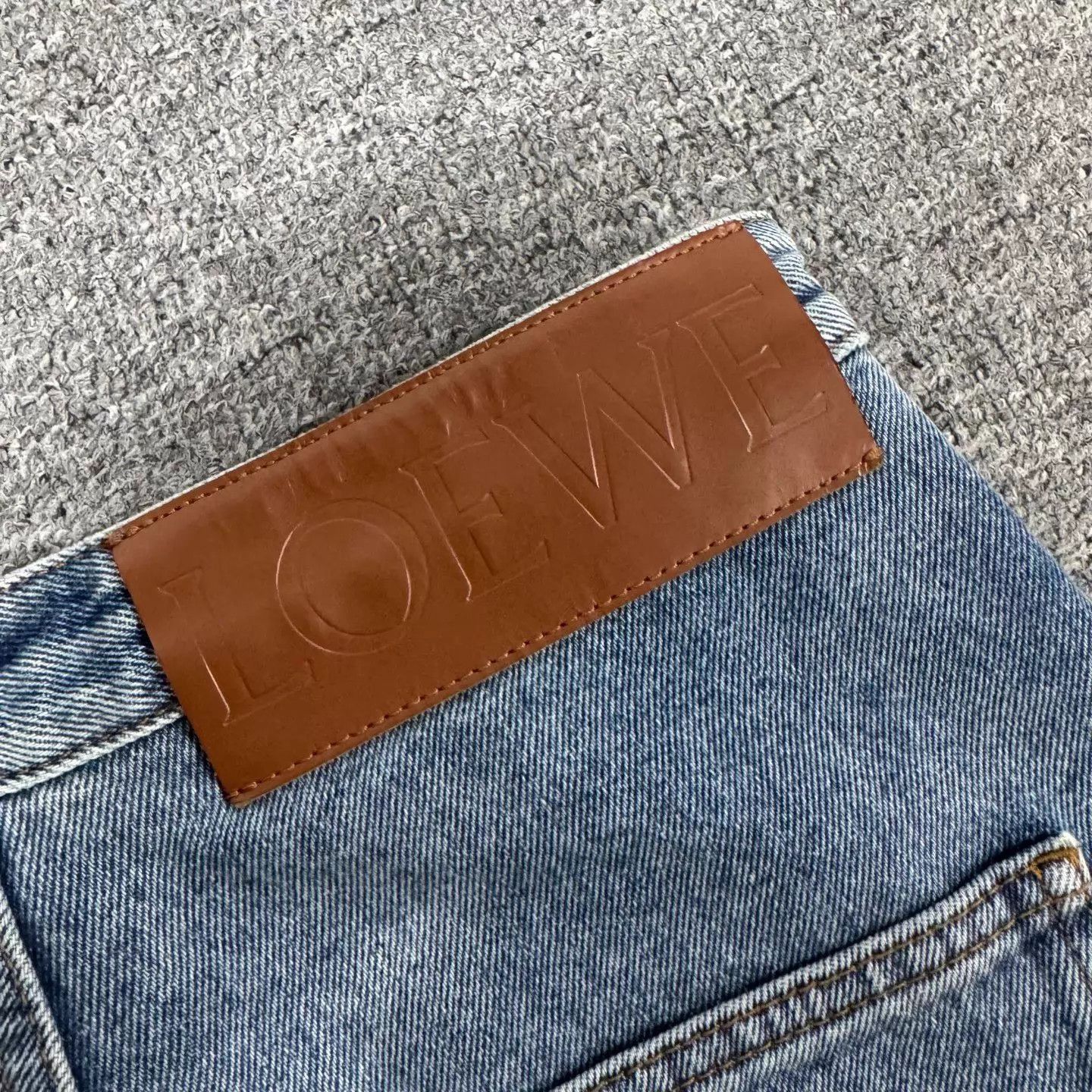 Loewe Loewe back patch embroidery denim skirt size 38 mint Size 26" / US 2 / IT 38 - 6 Thumbnail