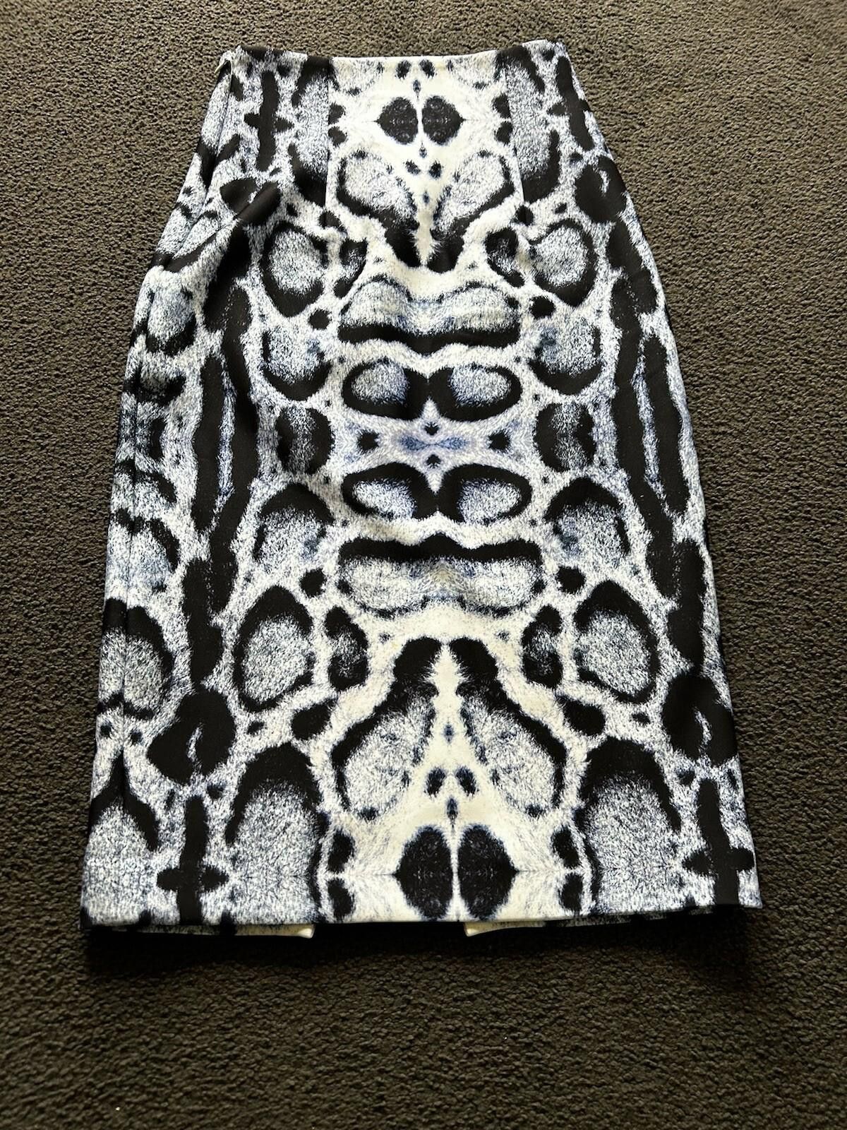 Kokaine Kookai Animal Print Pencil Skirt White Navy-Sz 34/AU 6-8(07) Size 30" / US 8 / IT 44 - 3 Thumbnail