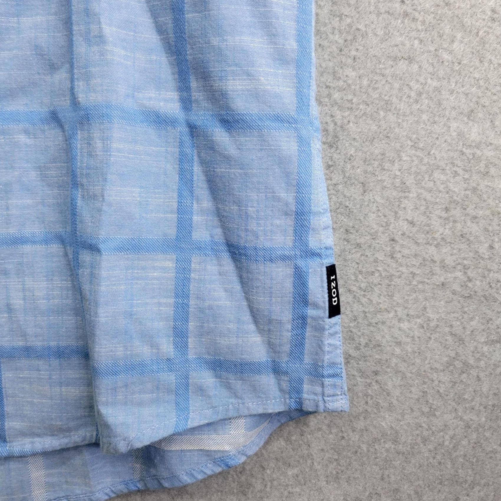 Izod Izod Saltwater Shirt Mens XL Light Blue Plaid Short Sleeve Button 45SW82464 Size US XL / EU 56 / 4 - 2 Thumbnail
