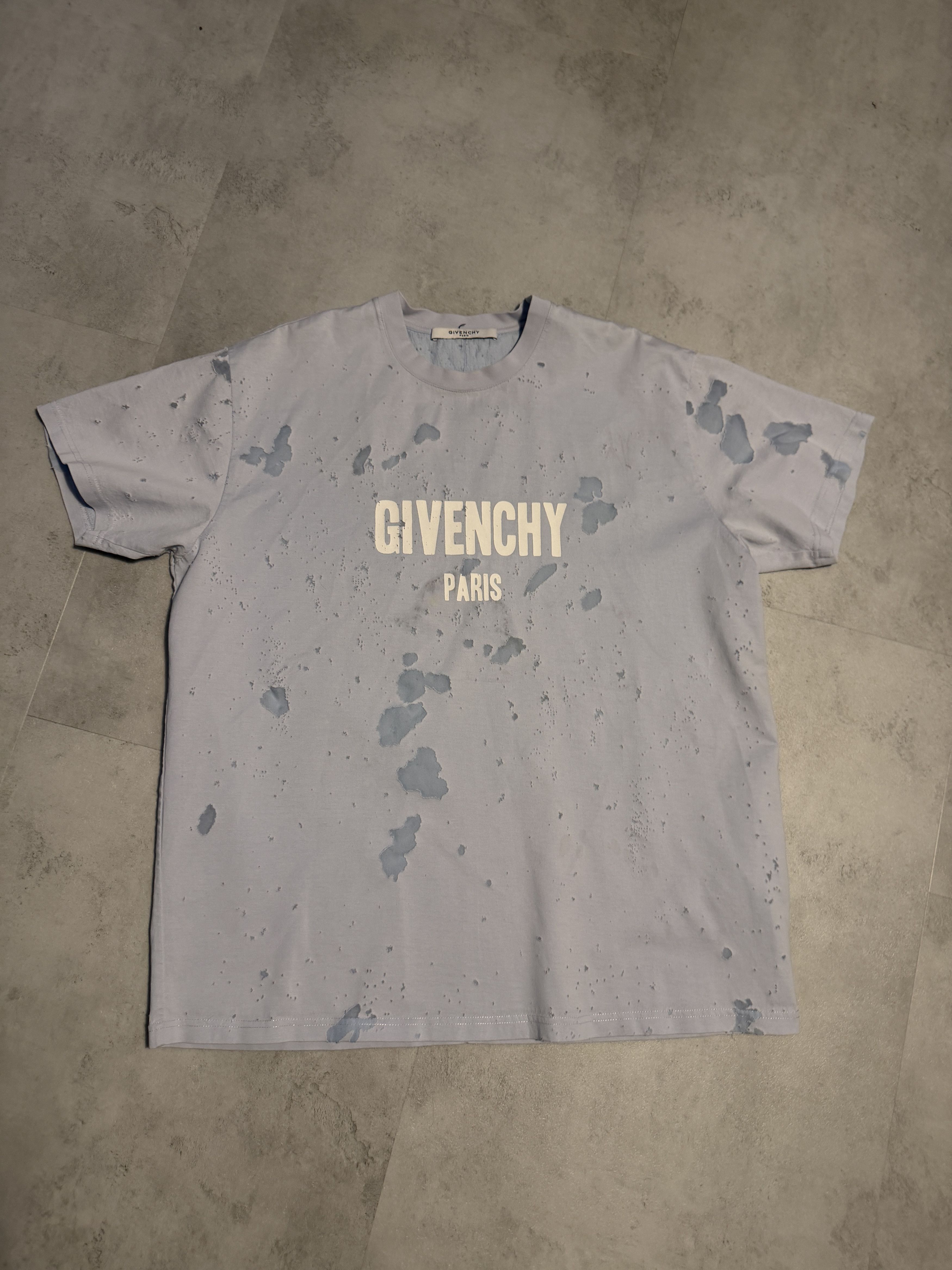 Givenchy Givenchy lightblue distressed tshirt Size US M / EU 48-50 / 2 - 1 Thumbnail