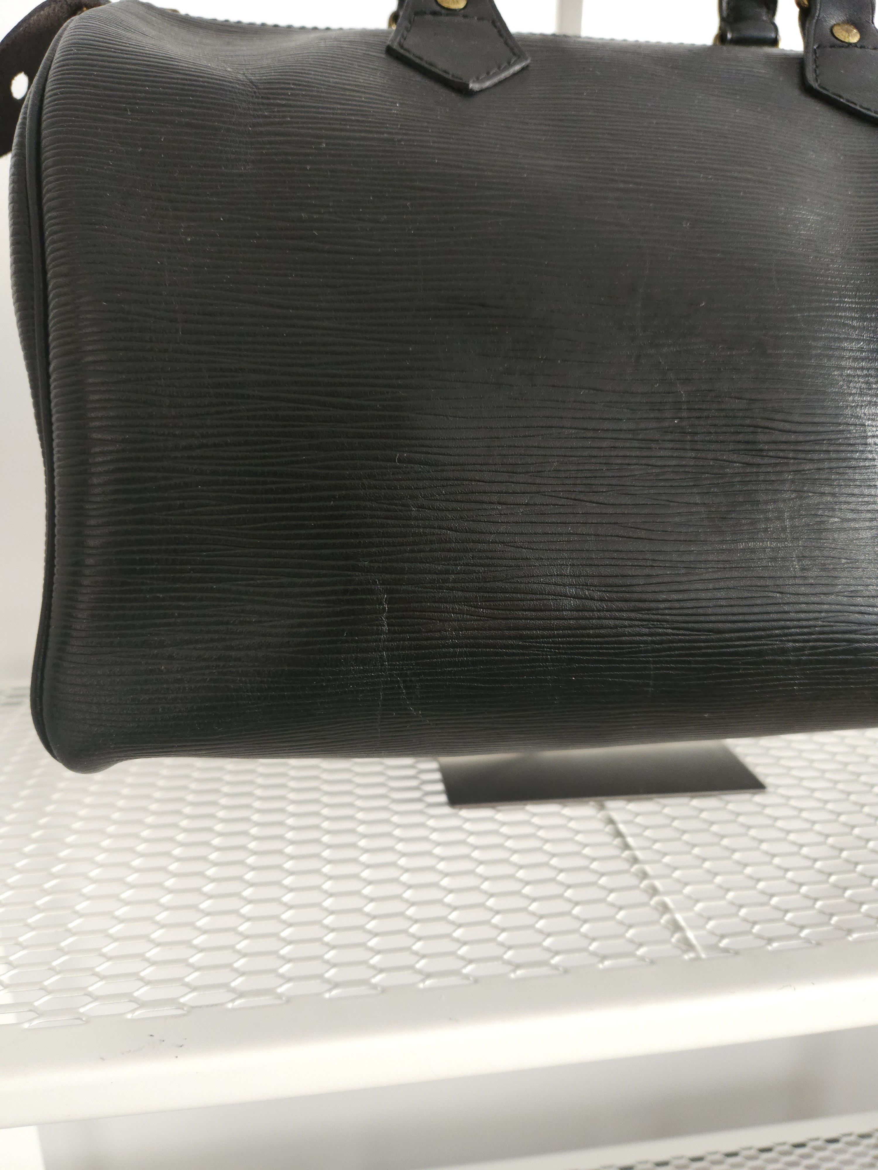 Louis Vuitton Vtg 80s Louis Vuitton epi leather speedy 30 mini boston bag Size ONE SIZE - 7 Thumbnail