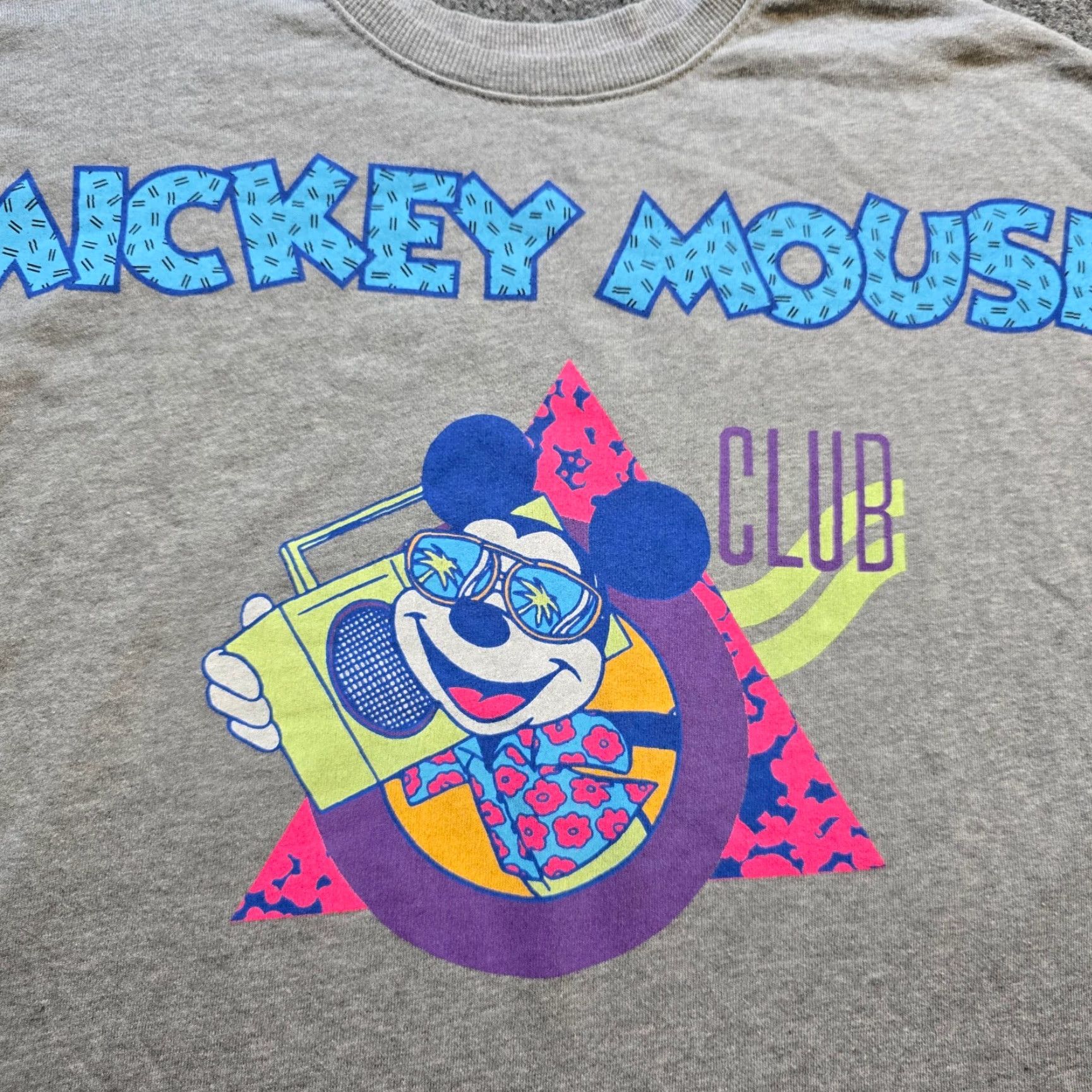 Disney Disney Parks Sweatshirt Women XL Gray Mickey Mouse Retro 80s Pullover Crew Neck Long Sleeve Graphic Print Christmas? Size XL / US 12-14 / IT 48-50 - 5 Thumbnail