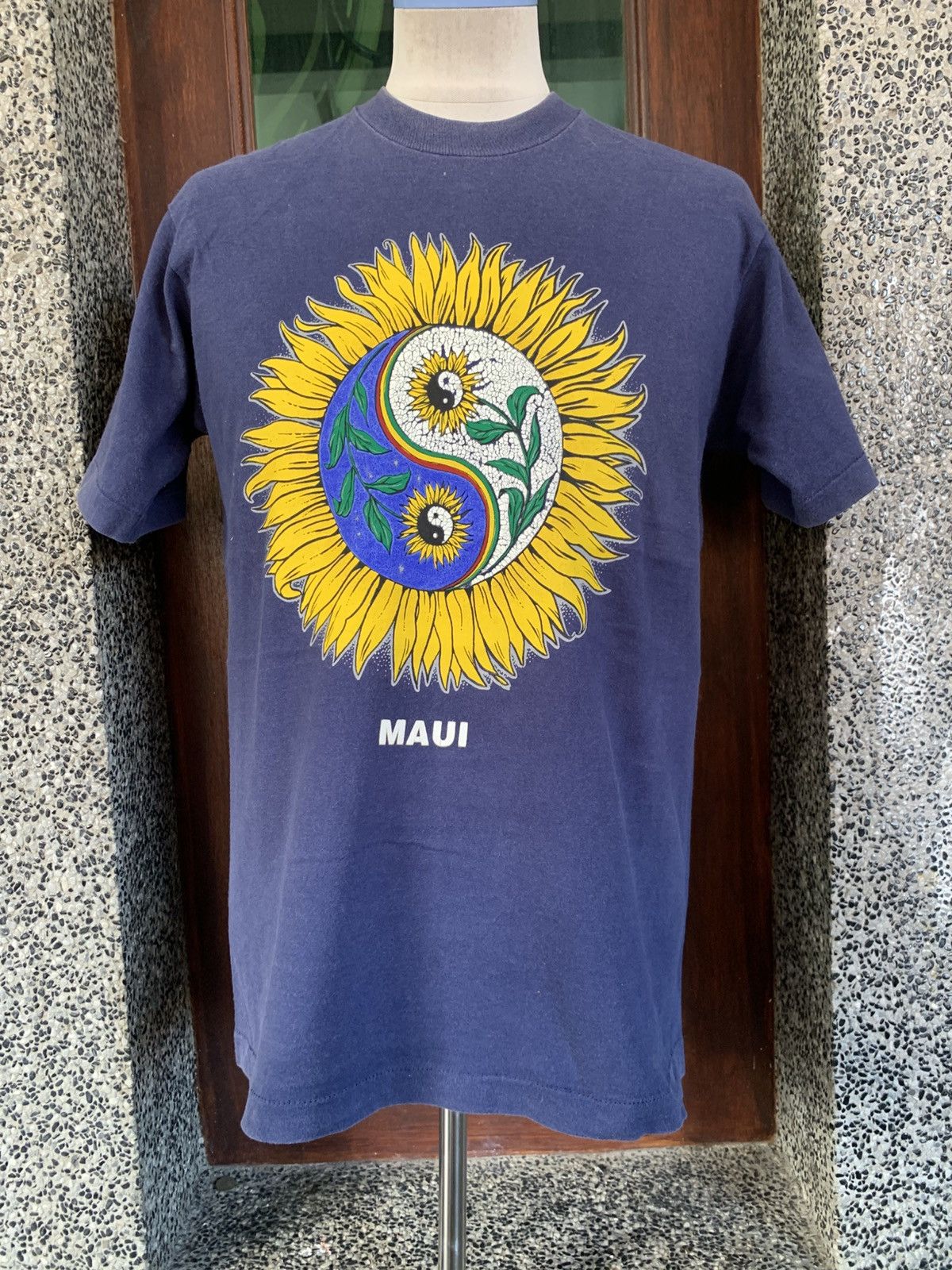 Vintage Vintage 90s Maui Surf / Surfing Hawaiian Artwork T shirt Size US M / EU 48-50 / 2 - 1 Thumbnail