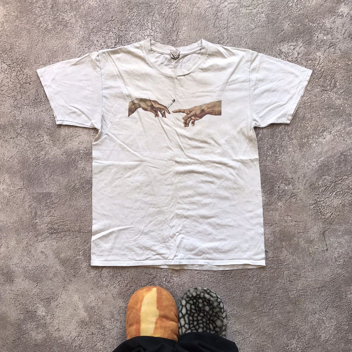 Vintage Vintage 90s Graphic Tee Renaissance Hands Print Cream Slim M Size US M / EU 48-50 / 2 - 1 Thumbnail