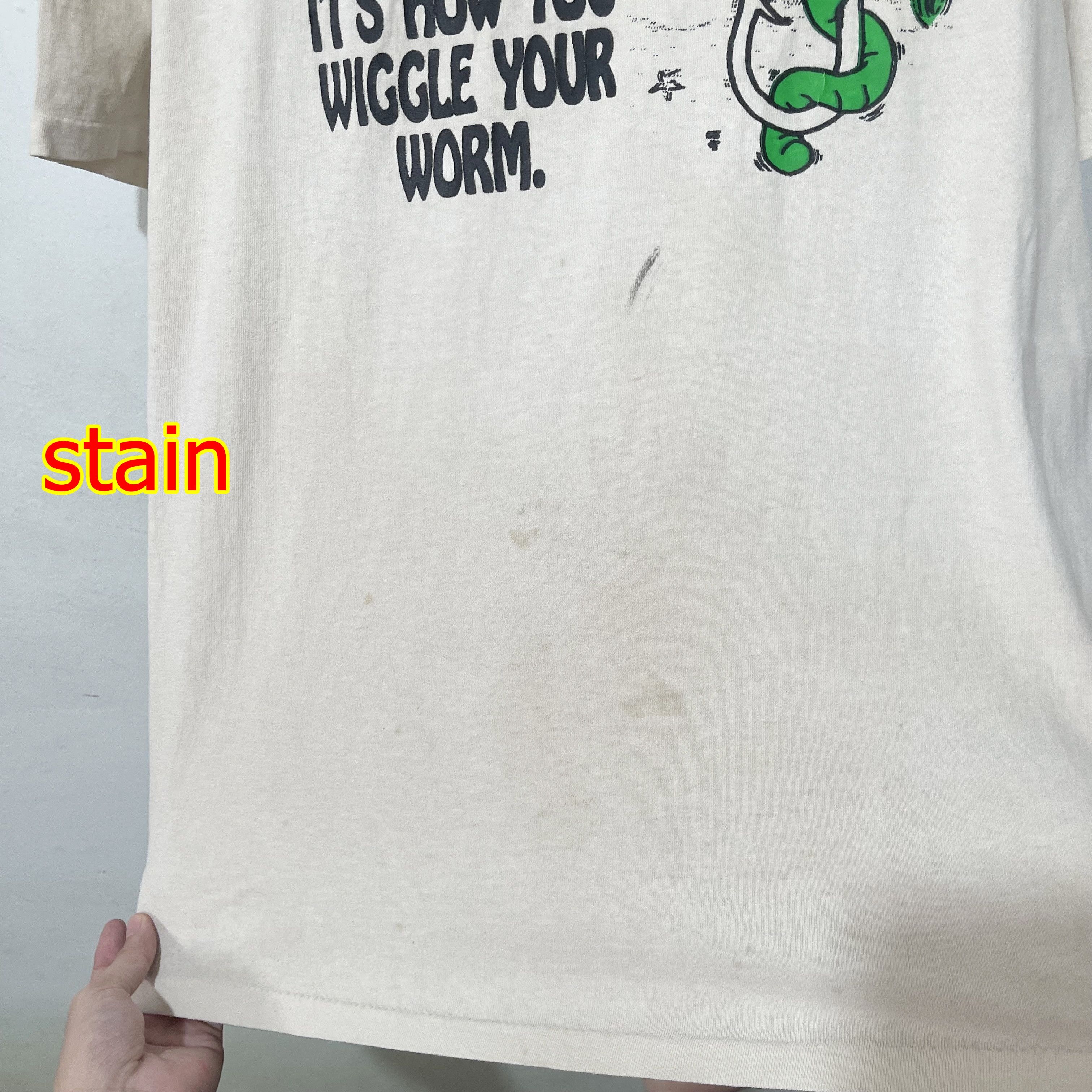 Vintage Vintage 90s “It’s How You Wiggle Your Worm” Fishing T-Shirt Size US L / EU 52-54 / 3 - 7 Thumbnail