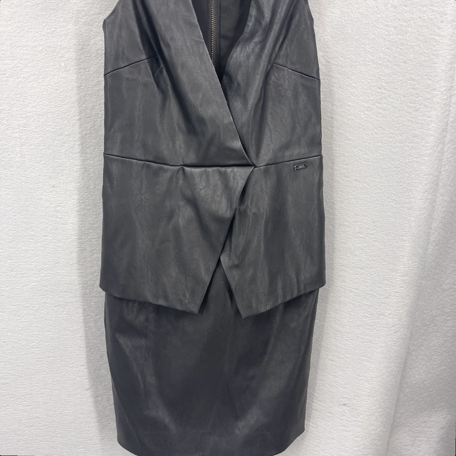 Armani Exchange Armani Exchange V-Neck Mini Dress Womens 0 Leather Black 2000s Active Wear? Size XS / US 0-2 / IT 36-38 - 3 Thumbnail