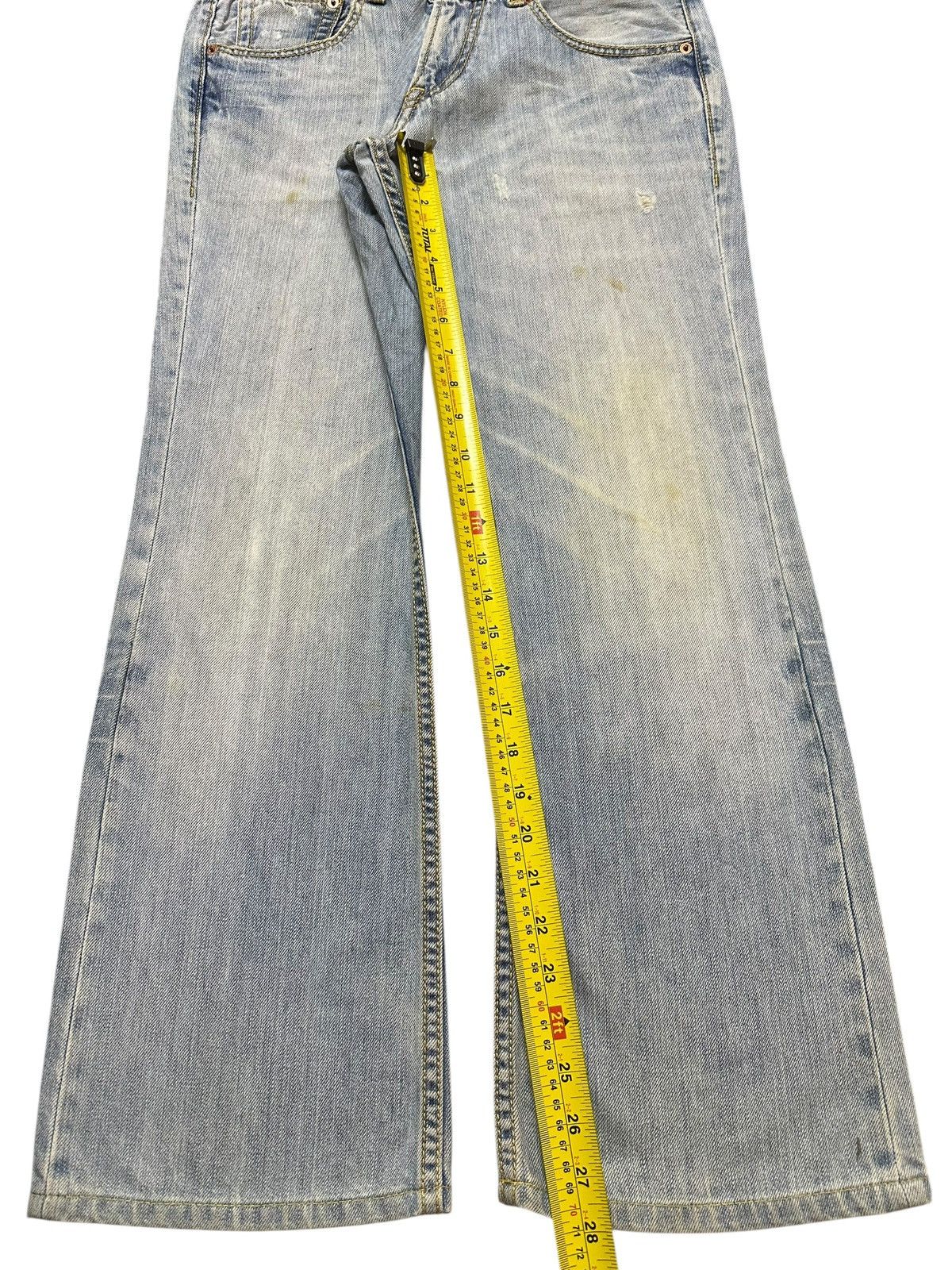 Japanese Brand Vintage Japanese Brand Blue Faded Wash Clawmark Style Baggy Size US 31 - 13 Thumbnail