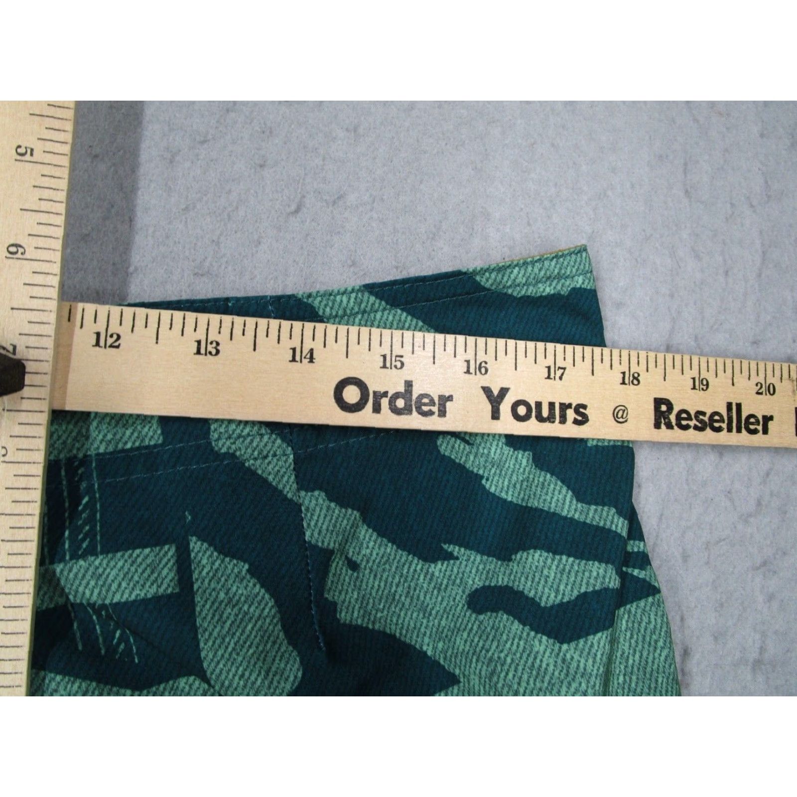 Oakley Oakley Board Shorts Mens 33 Green Regular Fit Surf Swim Beach Travel Resort Size US 33 - 5 Thumbnail