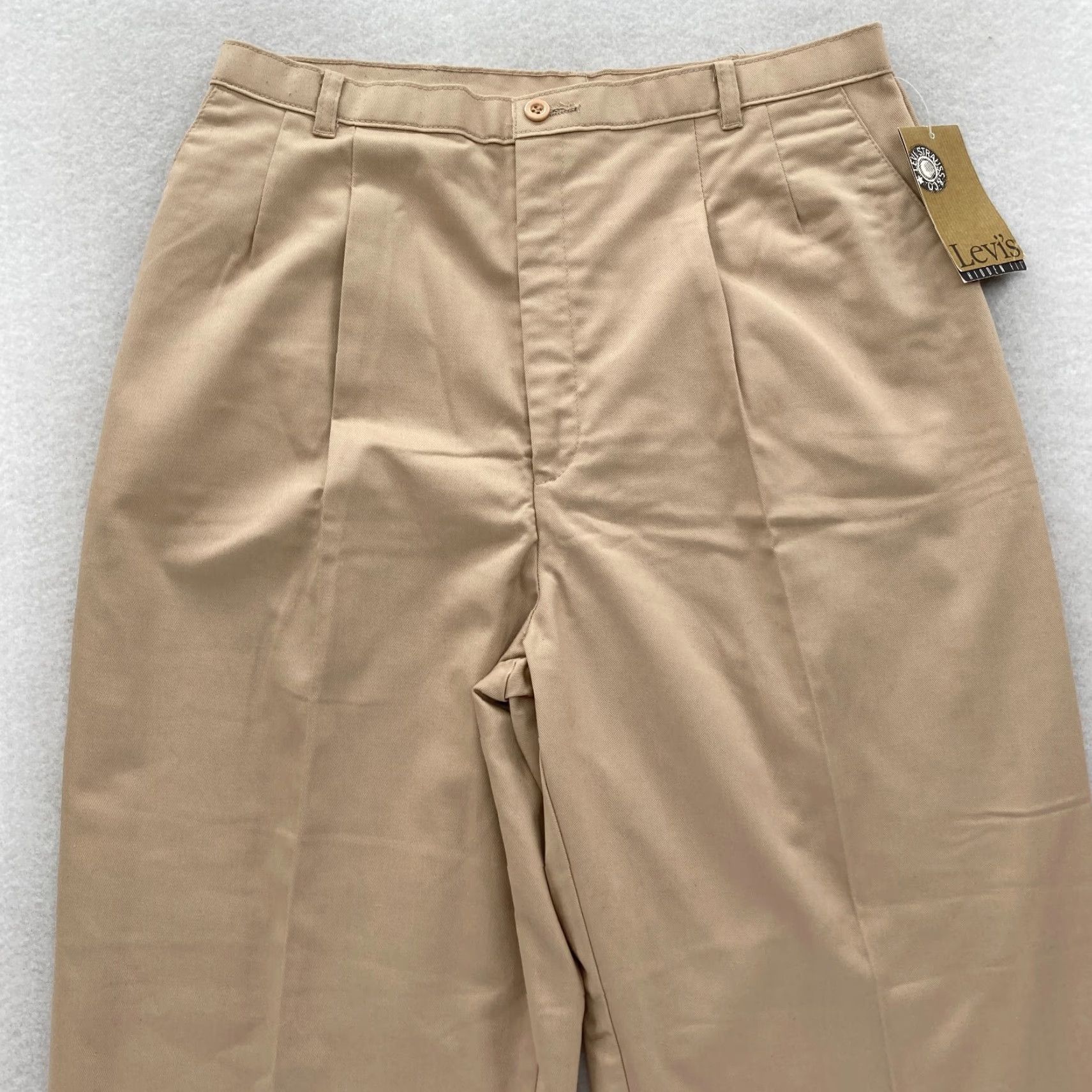 Levi's Levi's Sportswear Pants Women's 16 Khaki Beige Pleated Relaxed Taper NWT Jeans Pants Size 38" / US 16 / IT 52 - 2 Thumbnail