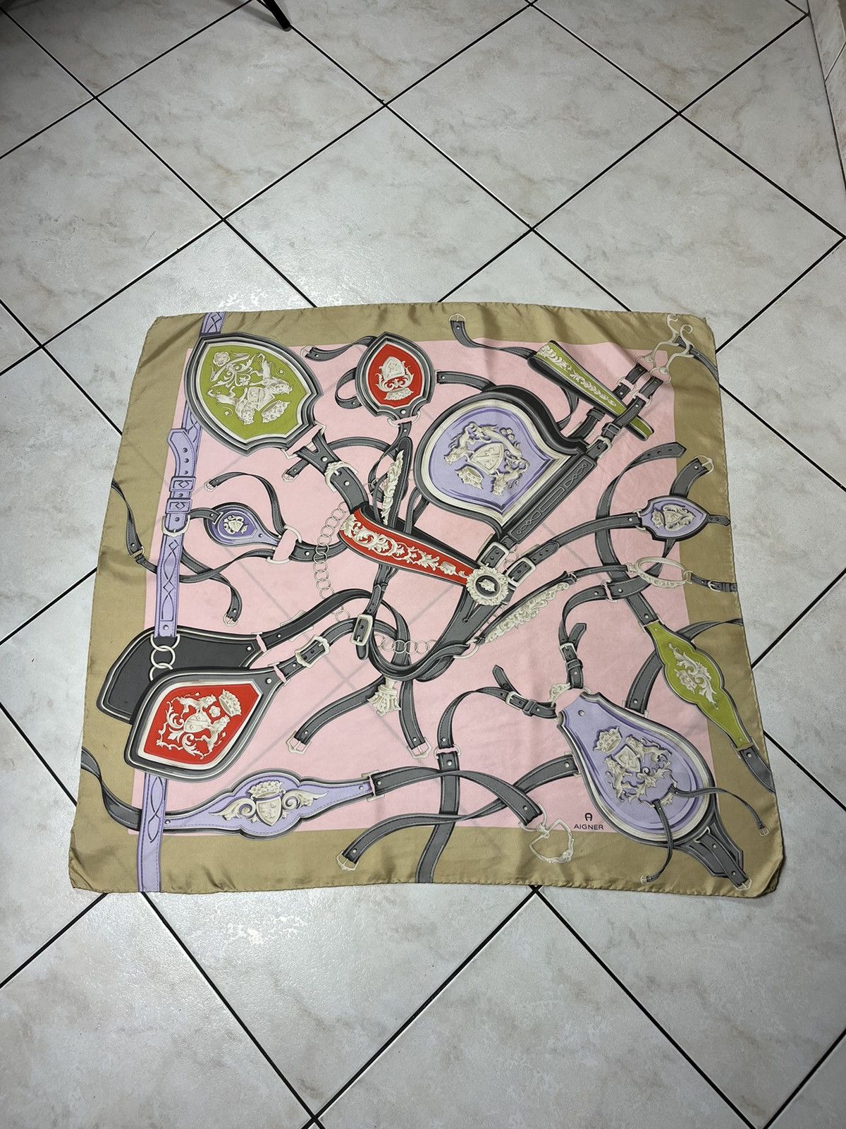 Aigner × Etienne Aigner × Vintage Vintage Aigner silk scarf Italy painted handkerchief Size ONE SIZE - 3 Thumbnail