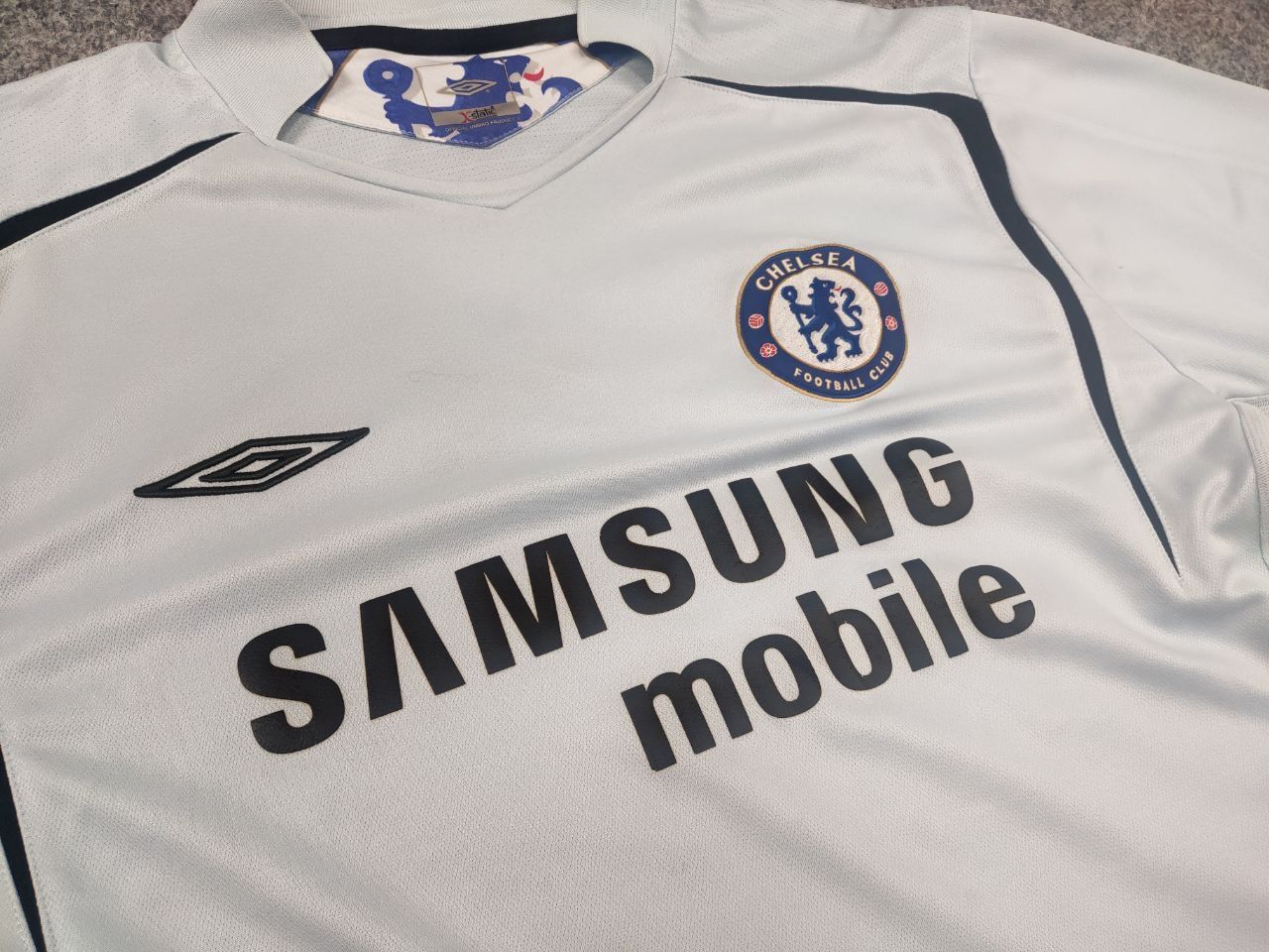 Umbro Vintage Chelsea Umbro 2005 06 Away soccer Jersey T-Shirt Size US XL / EU 56 / 4 - 7 Thumbnail