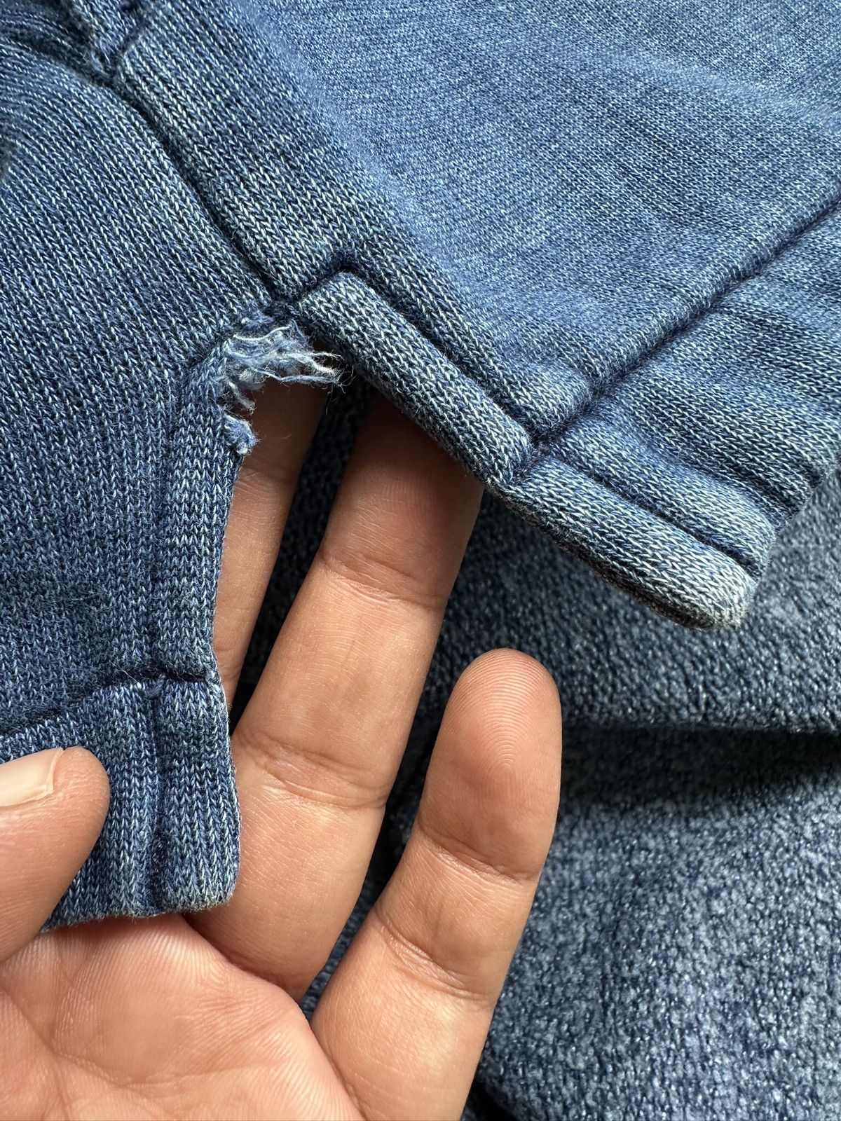 Blue Blue Japan 2000's BLUE BLUE Arigato indigo dyed sweater Size US L / EU 52-54 / 3 - 10 Thumbnail