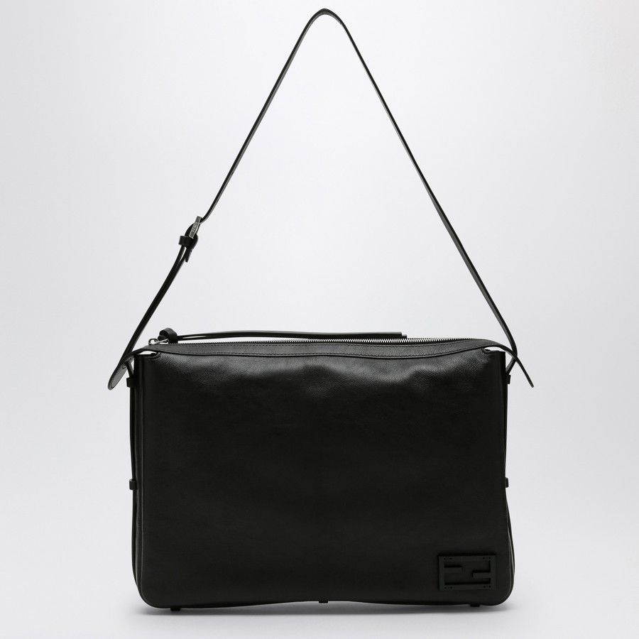 Fendi o1d2blof0824 Size: OS / Simply Fendi Large Leather Bag Size ONE SIZE - 1 Thumbnail