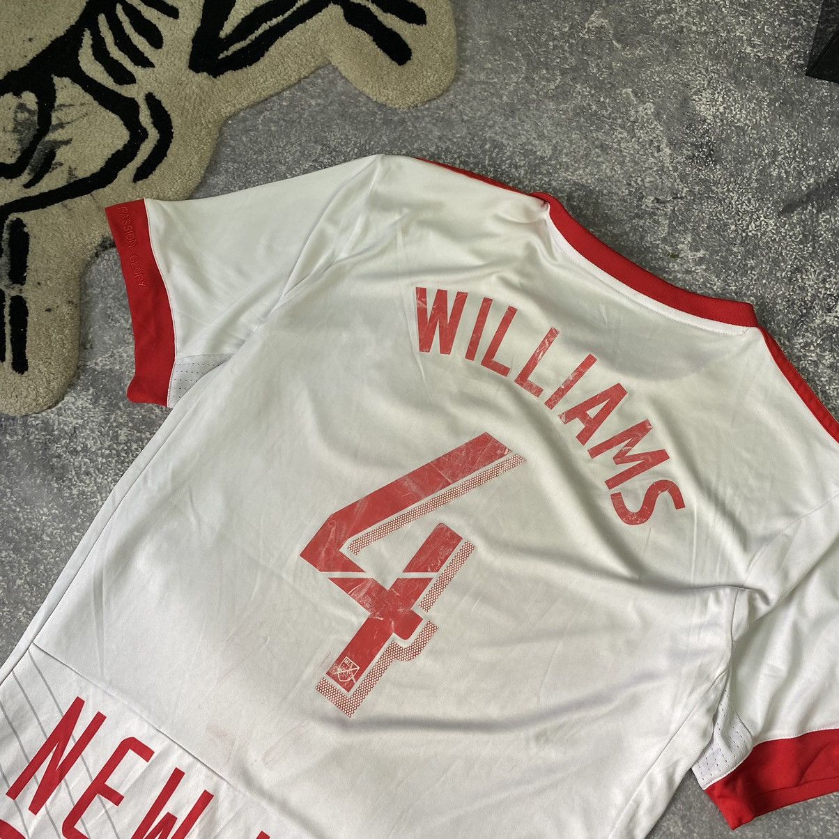 Vintage Men’s Adidas FC Red Bull Leipzig Williams soccer jersey Size US L / EU 52-54 / 3 - 15 Thumbnail