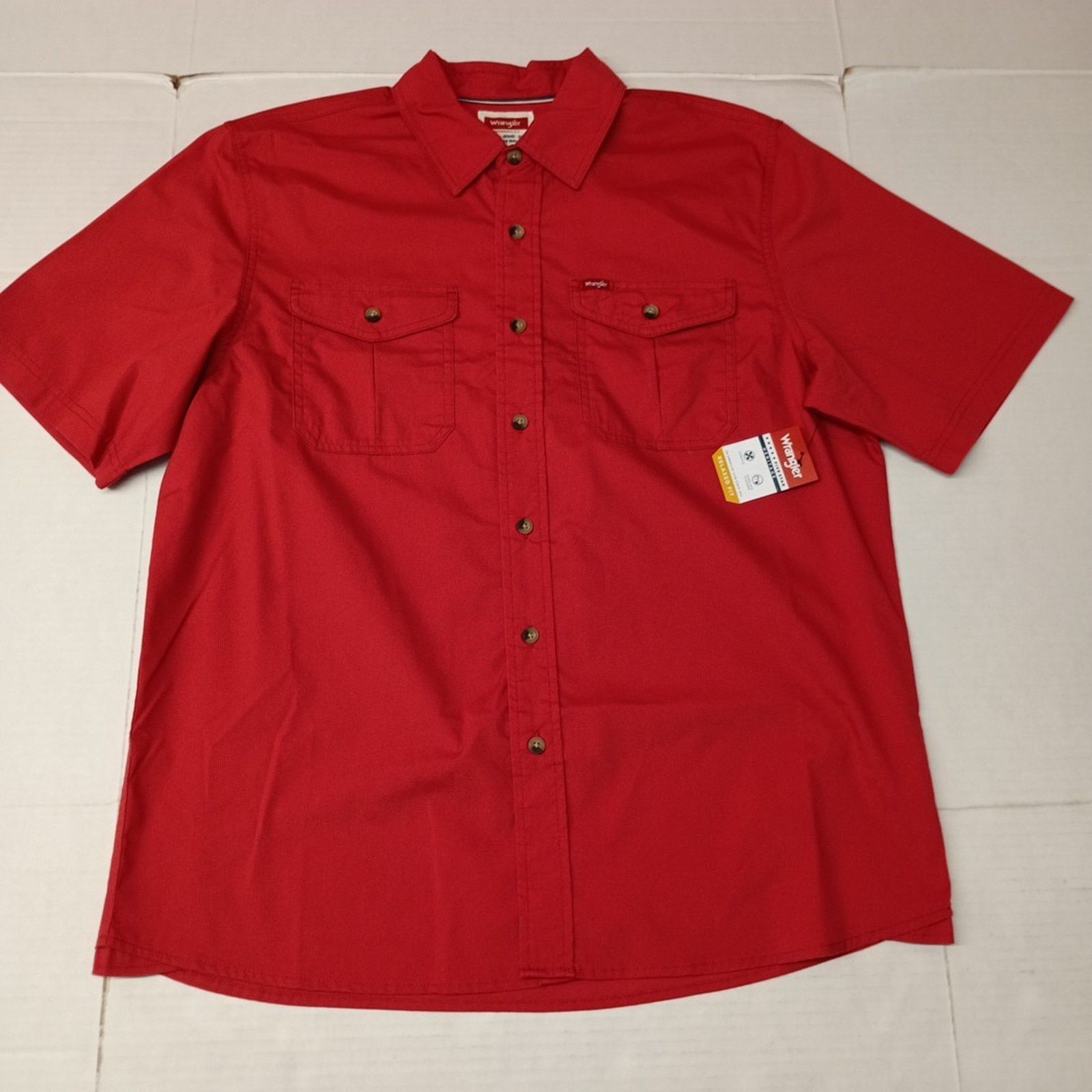 Wrangler Wrangler Men's Relaxed Fit Woven Button Up Shirt Size L Red Size US L / EU 52-54 / 3 - 1 Thumbnail
