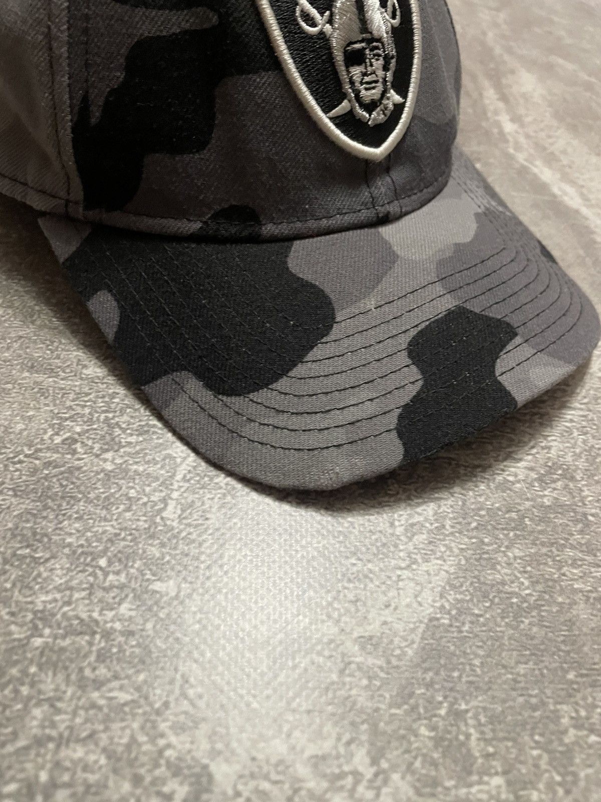 NFL × New Era × Vintage Vintage Raiders New Era NFL Camo Cap Hat Size ONE SIZE - 8 Thumbnail