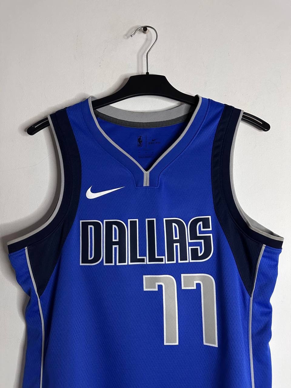 Nike Nike NBA Dallas Mavericks Luka Dončić #77 Jersey Men’s 44 M Size US M / EU 48-50 / 2 - 2 Thumbnail