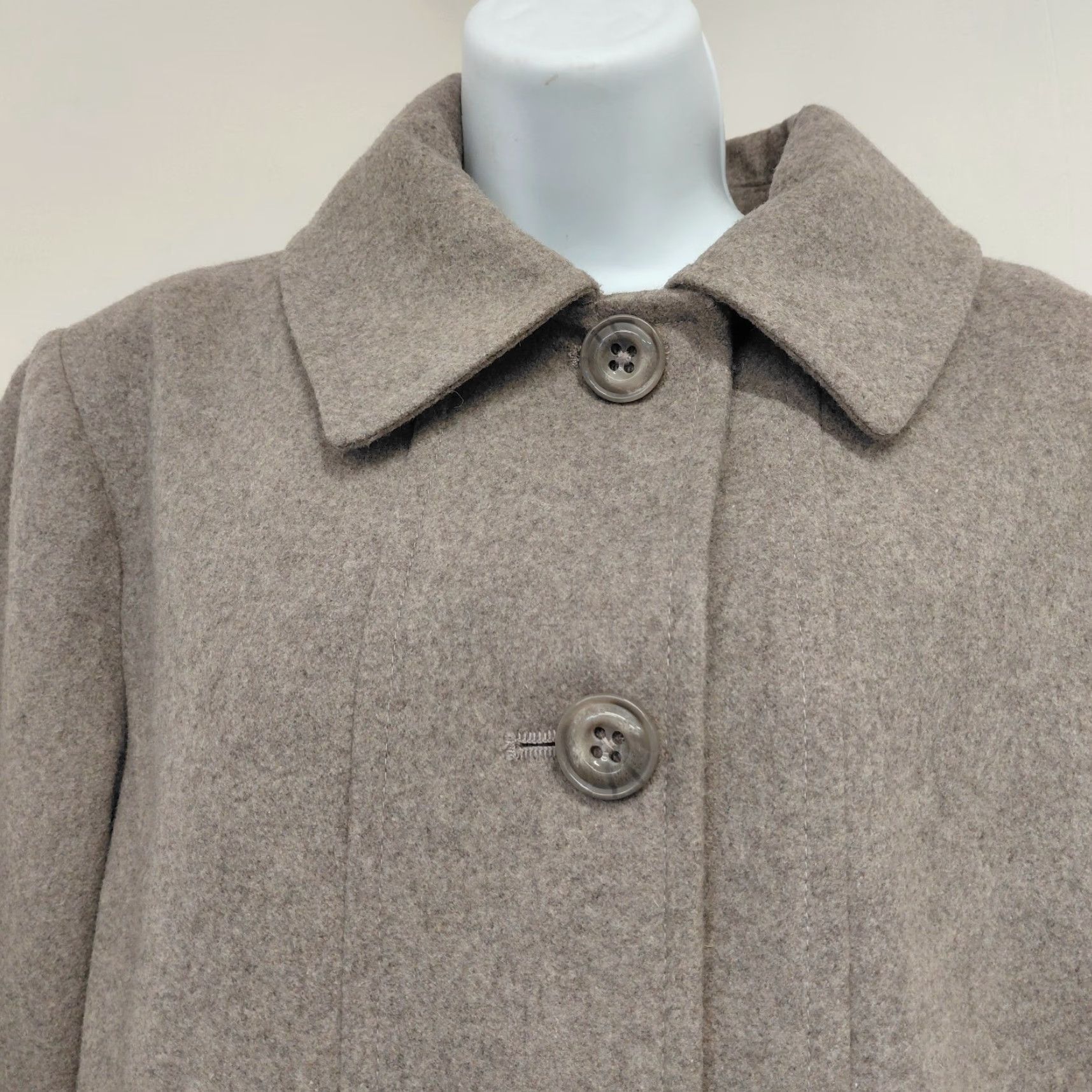 London Fog **London Fog Tower Women's XXL Wool Blend Button Pocket Coat Taupe** User: London Fog Tower Women's XXL Wool Blend Button Pocket Coat Taupe Size XXL / US 16-18 / IT 52-54 - 7 Thumbnail