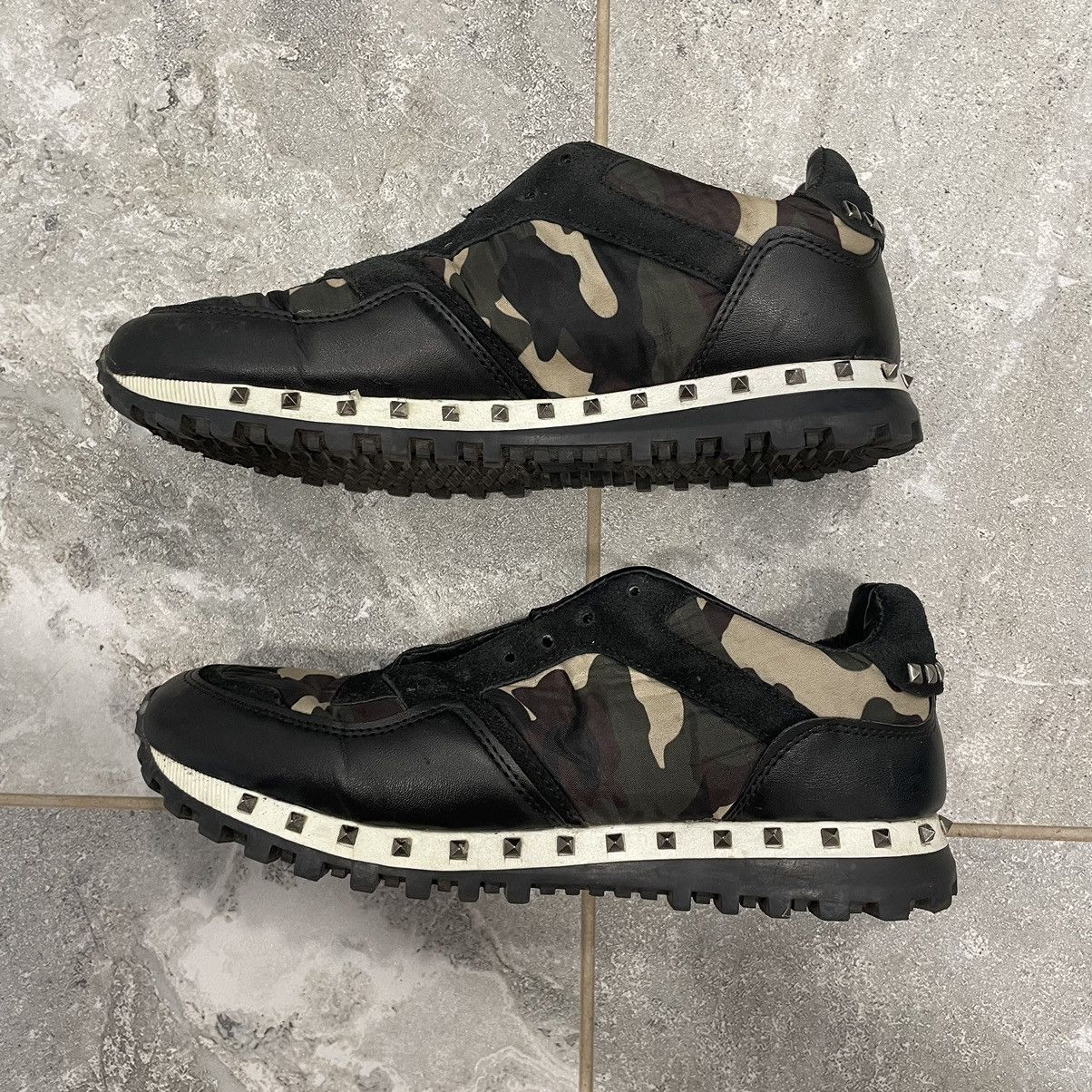 Vintage Valentino Garavani Camouflage Rockrunner Sneakers shoes khak Size US 7 / EU 40 - 2 Thumbnail