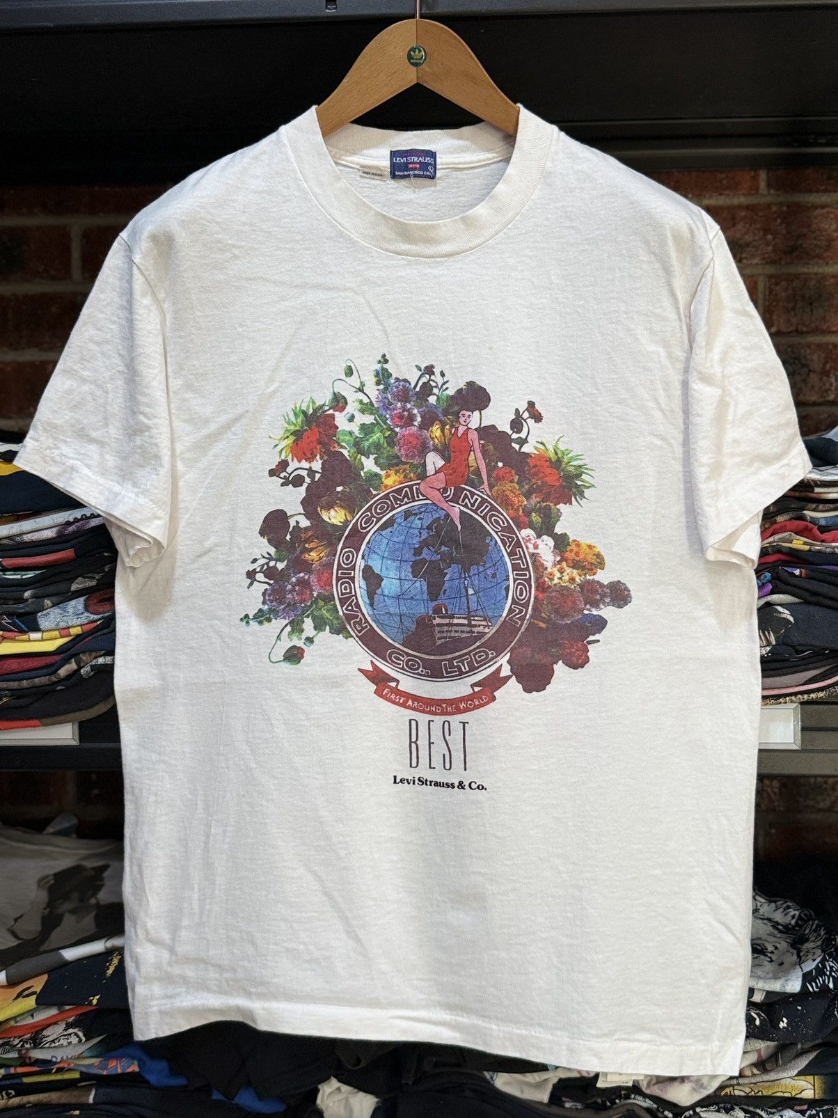 Levi's Vintage Clothing Vintage 90s Levis San Francisco Worldwide Graphic Tee Size US L / EU 52-54 / 3 - 1 Thumbnail