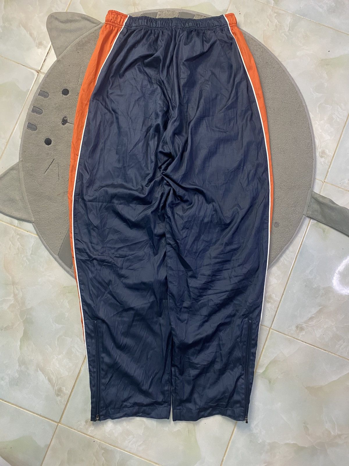 Carhartt Wip × Nike VINTAGE NIKE 90S BAGGY NYLON WIDE LEG SWOOSH TRACK PANTS Y2K Size US 26 / EU 42 - 10 Thumbnail