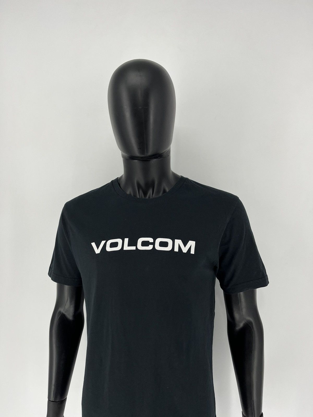 Vintage × Volcom Vintage Y2K Volcom Stone Skateboard Pin Logo Design Tshirt Size US M / EU 48-50 / 2 - 4 Thumbnail
