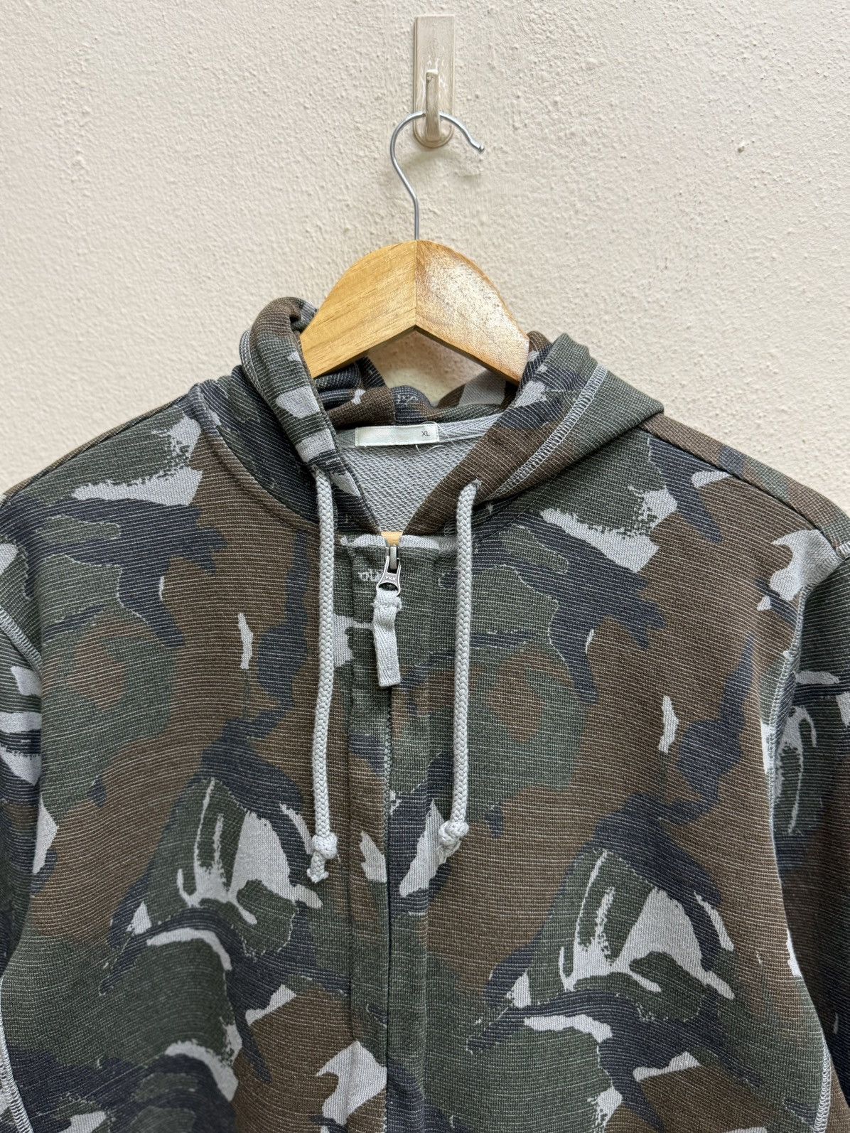 Uniqlo Uniqlo Camo Paternz Zip Up Sweater Hoodie Size US M / EU 48-50 / 2 - 15 Thumbnail