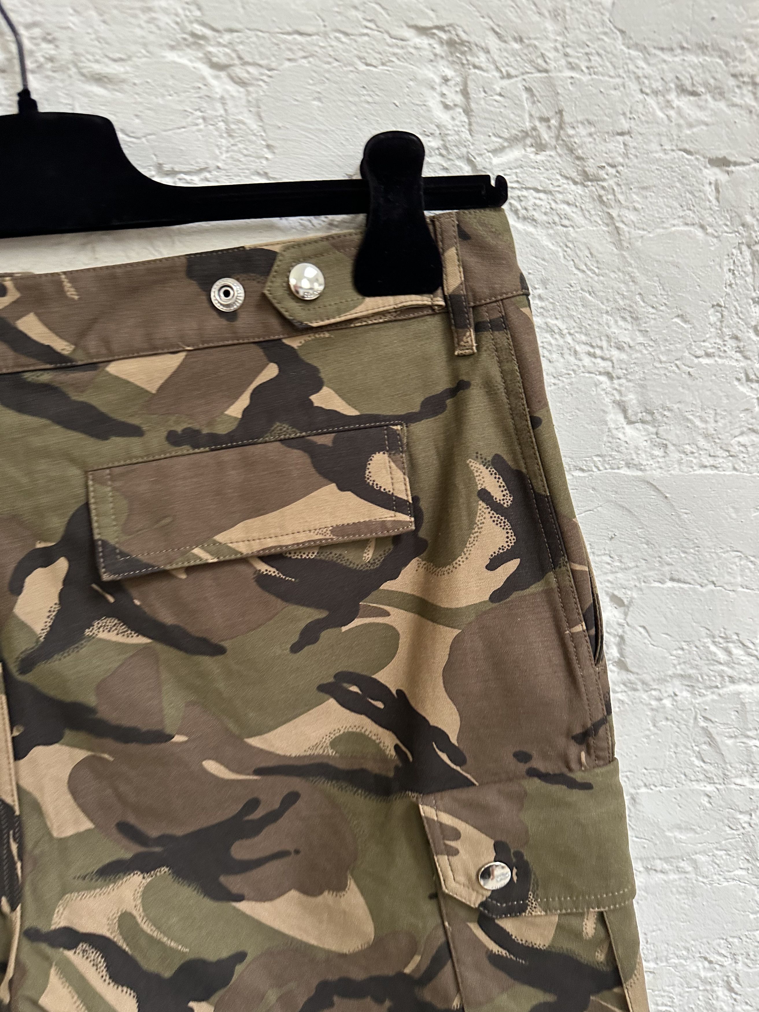 Celine Camo Shorts Size 52 Size US 36 / EU 52 - 4 Thumbnail