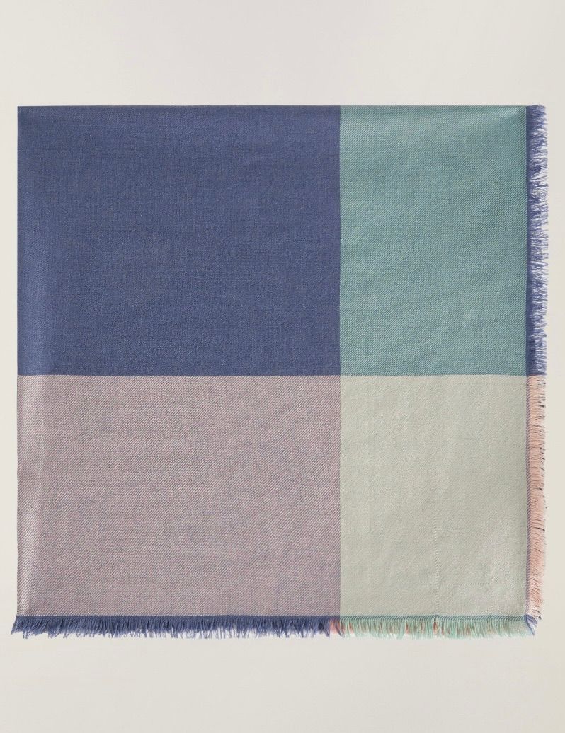 Loro Piana o1srvl11e0325 FAL7667 Size: OS / Silk Scarf in Multicolor Size ONE SIZE - 1 Preview